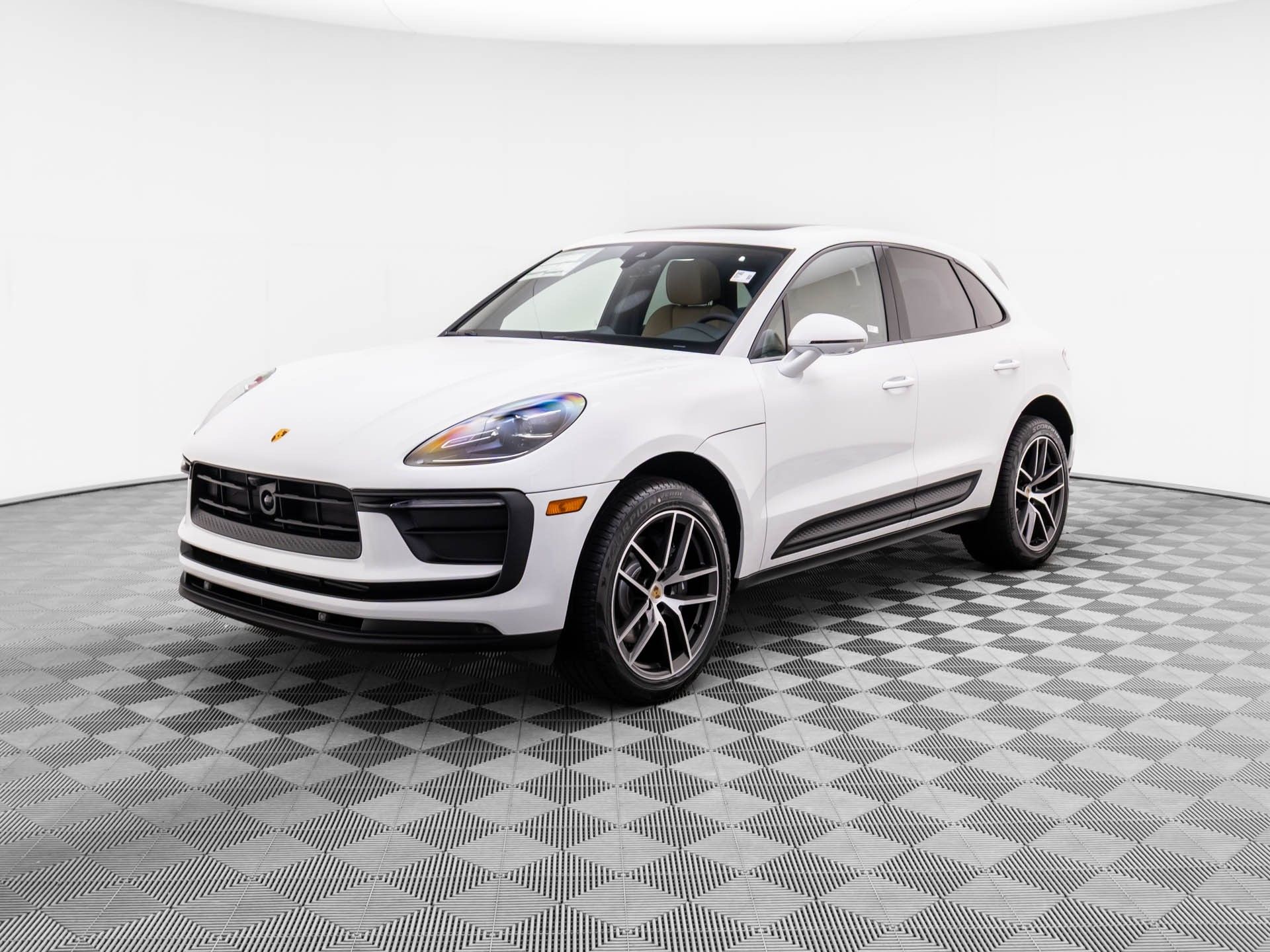 2025 Porsche Macan's photo