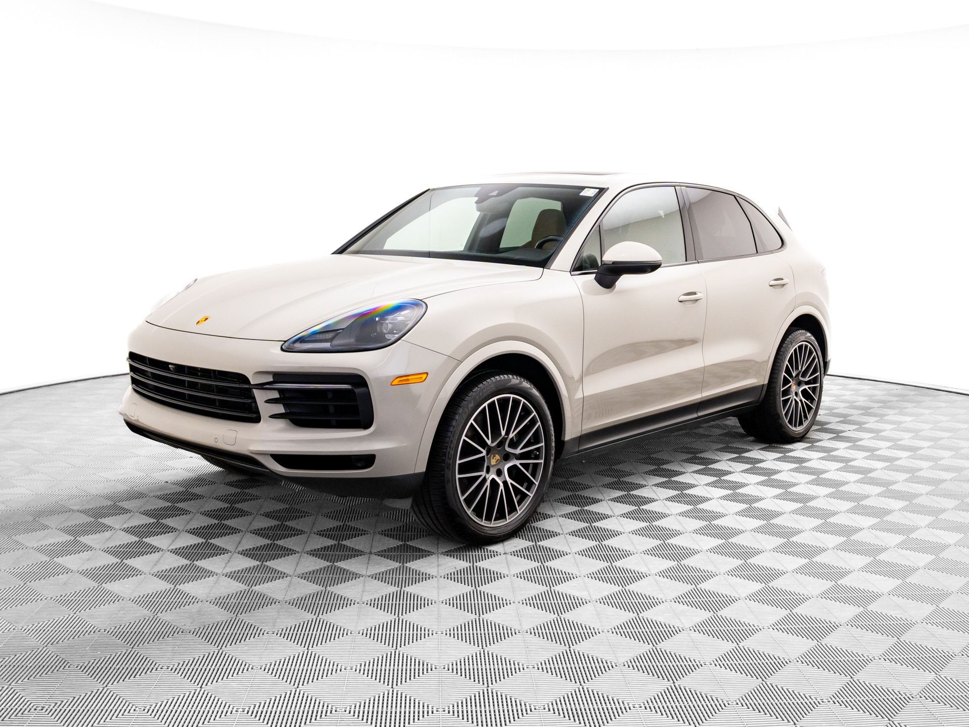 2023 Porsche Cayenne Base's photo