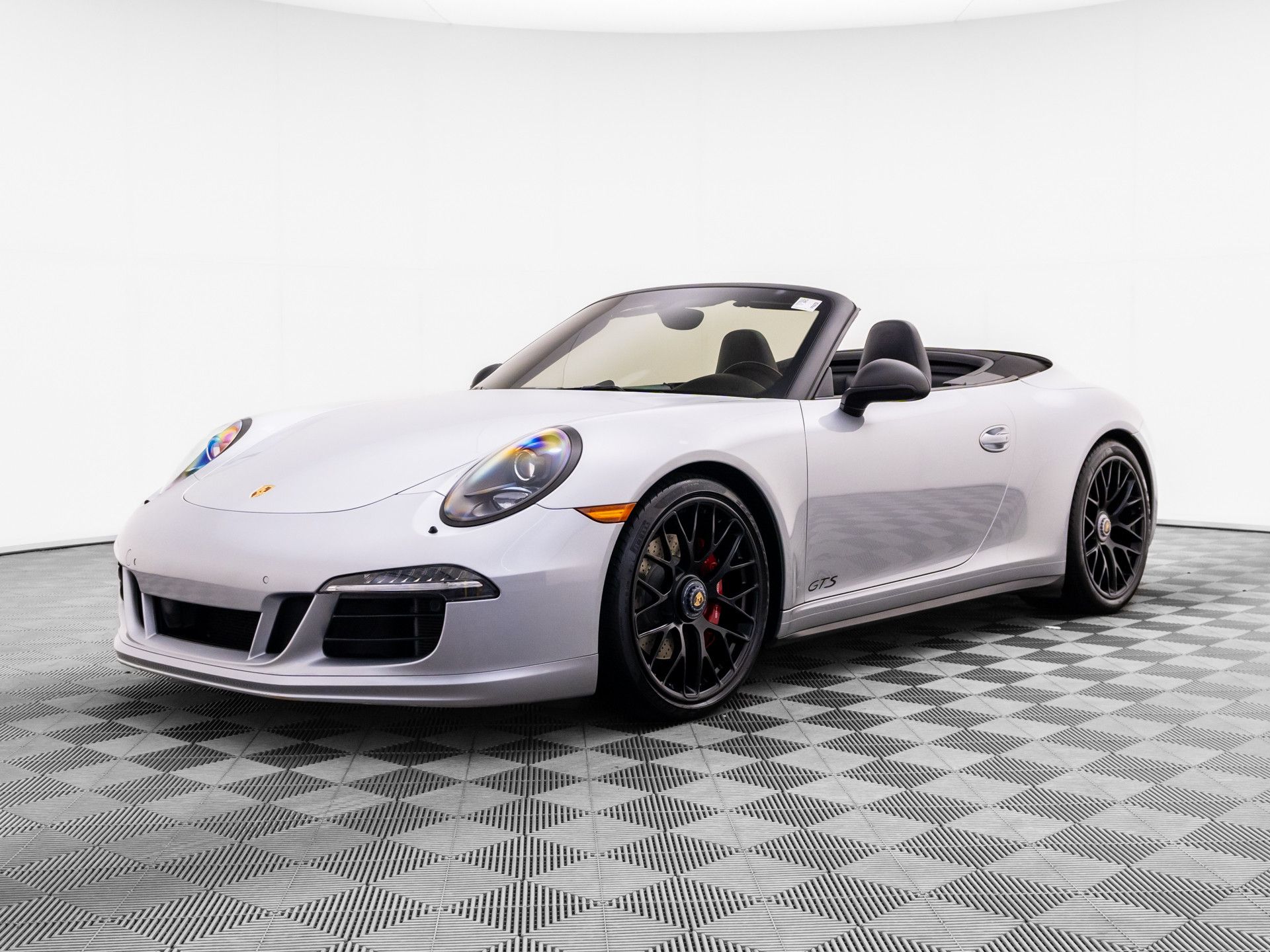 2015 Porsche 911 Carrera 4 GTS Cabriolet's photo