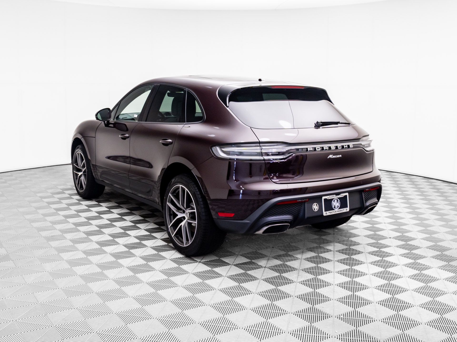 2026 Porsche Macan T photo 3