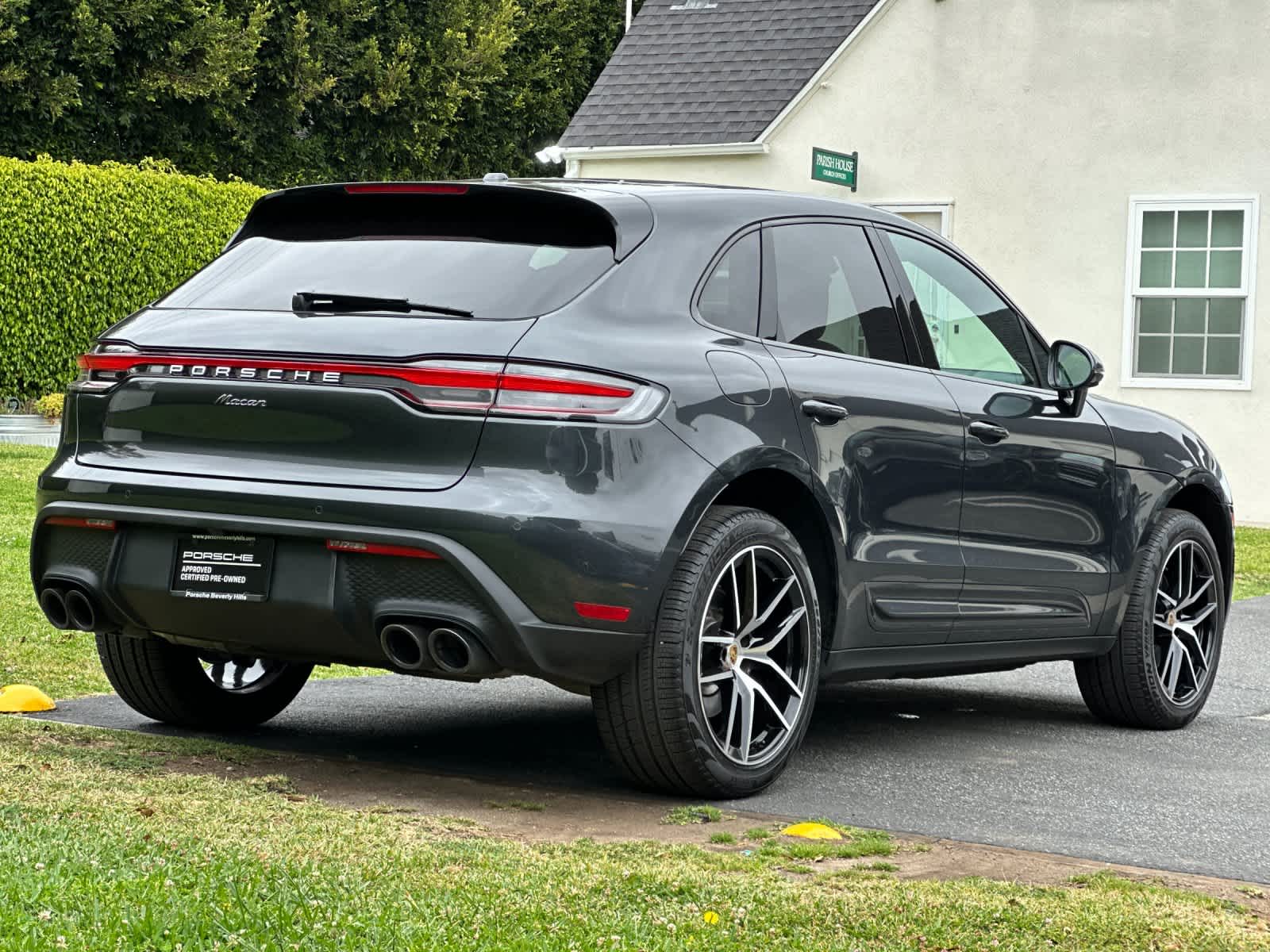 Thumbnail: 2025 Porsche Macan - 8