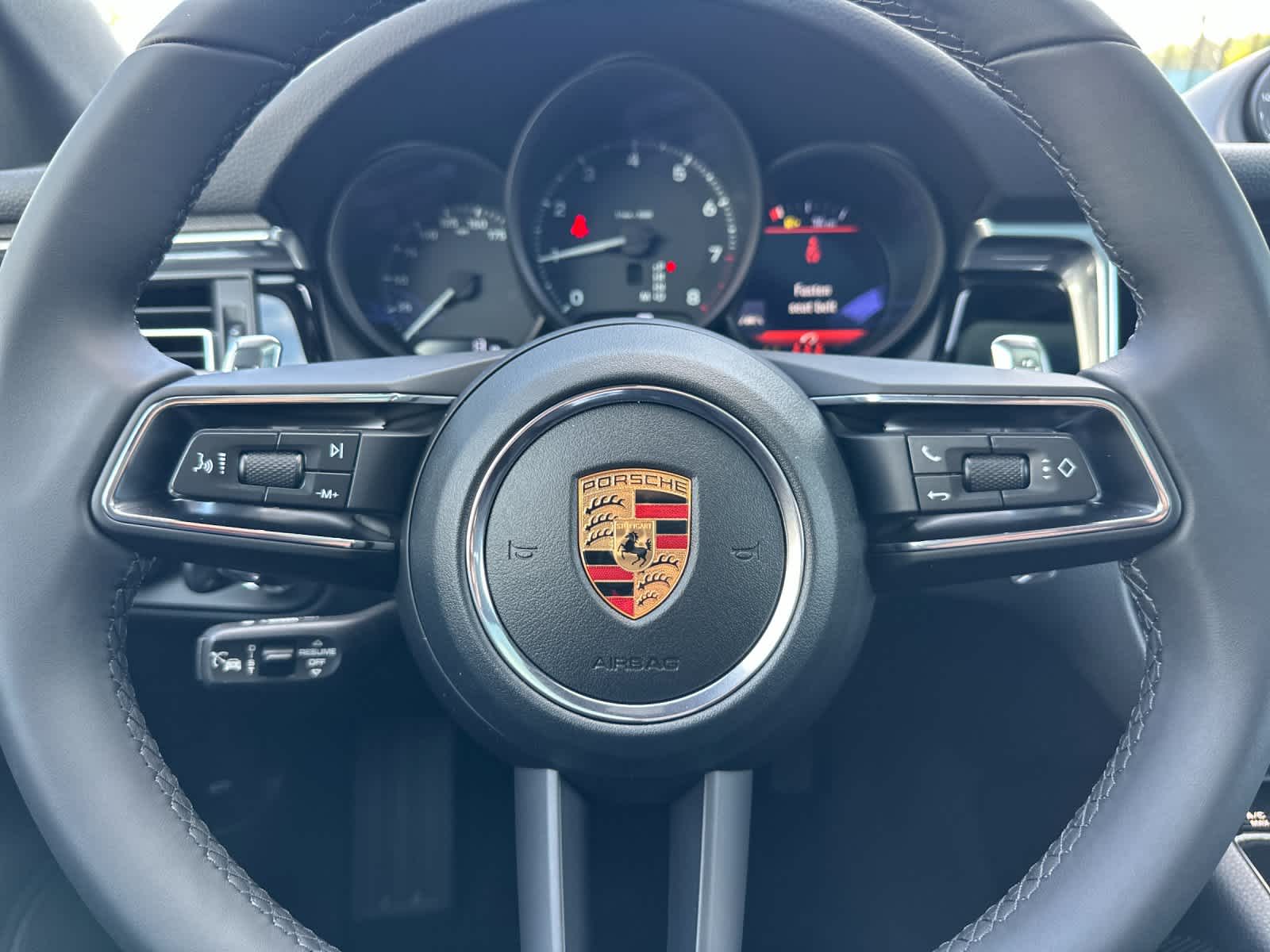 Thumbnail: 2026 Porsche Macan - 26