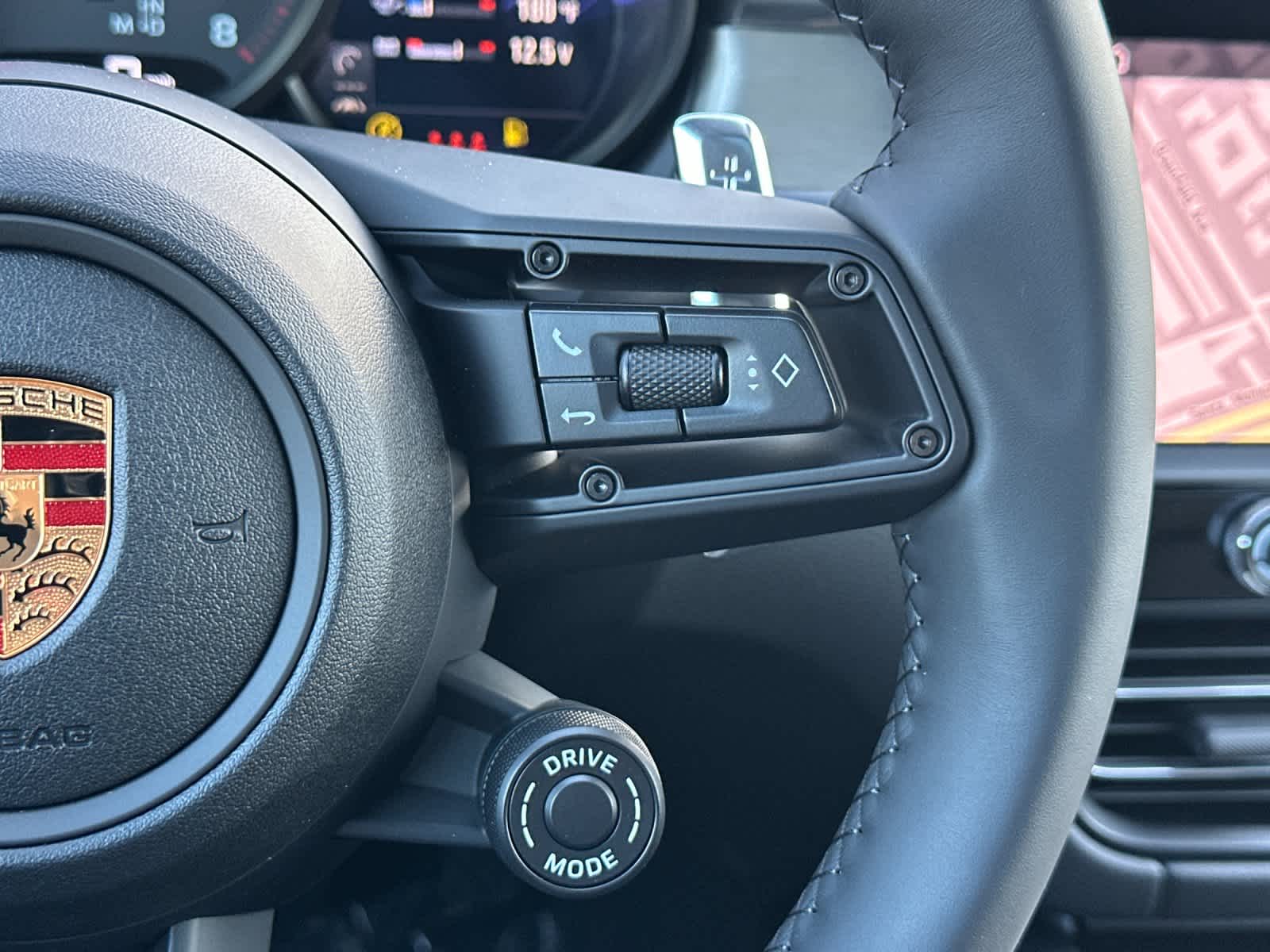 Thumbnail: 2026 Porsche Macan - 28