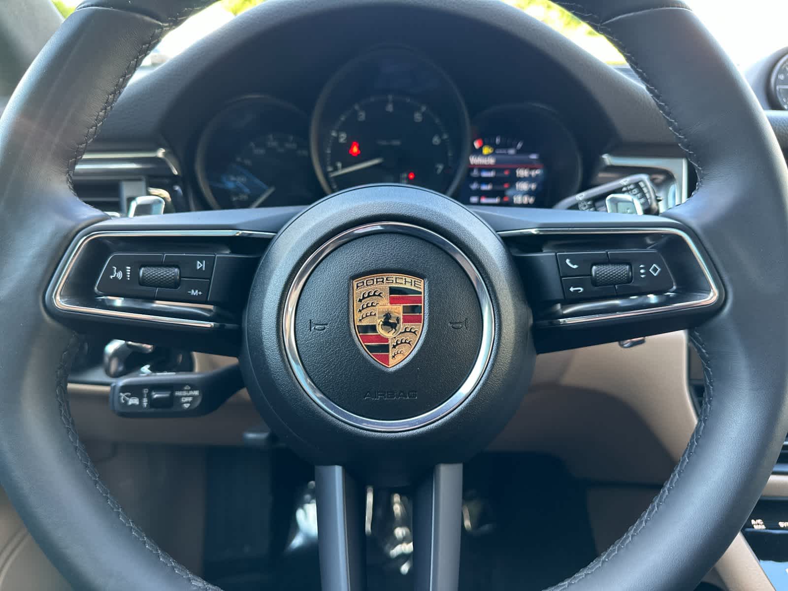 Thumbnail: 2025 Porsche Macan - 25