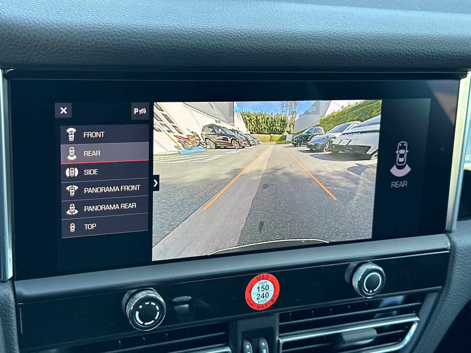 Thumbnail: 2026 Porsche Macan - 23