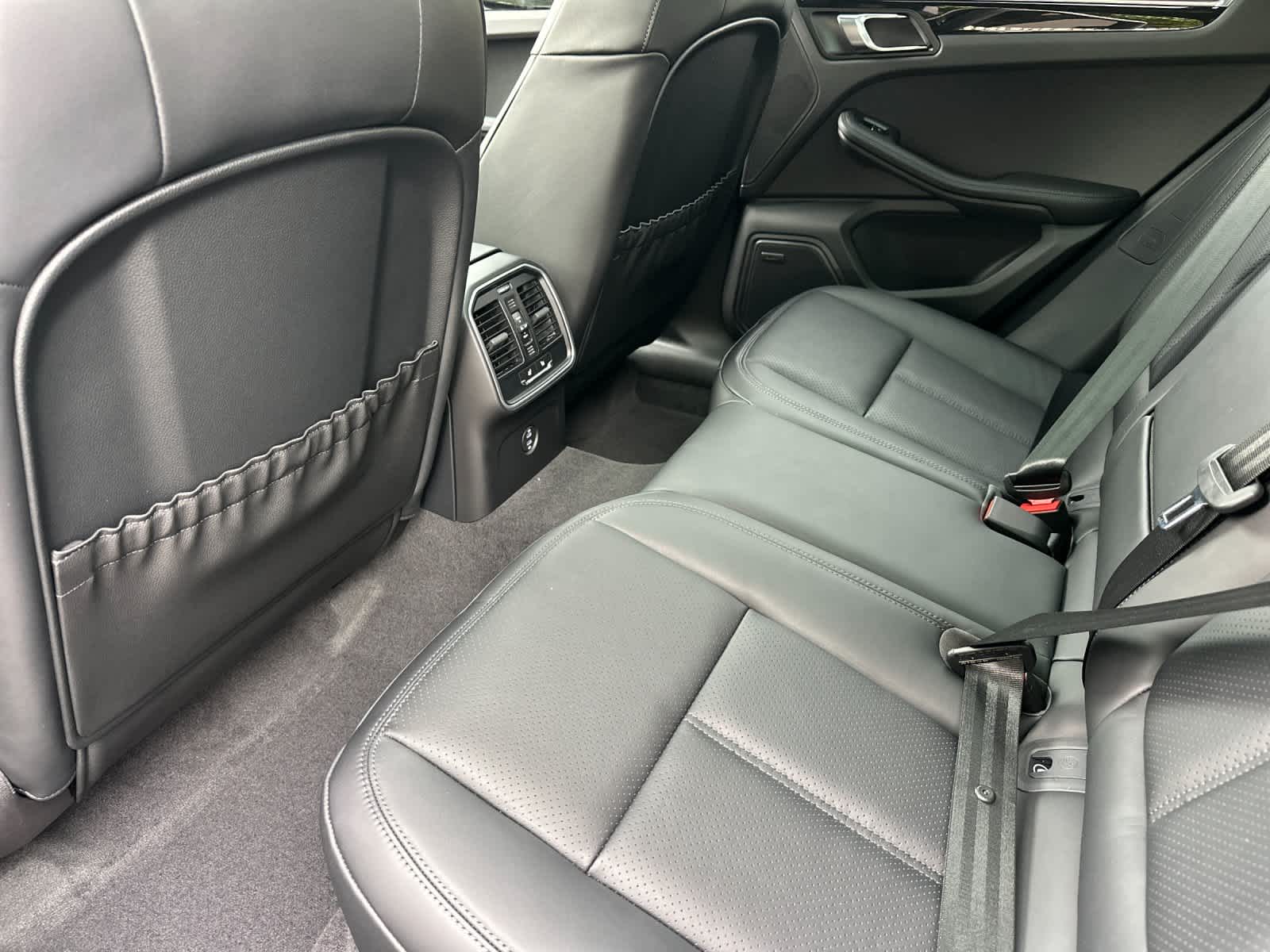 Thumbnail: 2026 Porsche Macan - 13