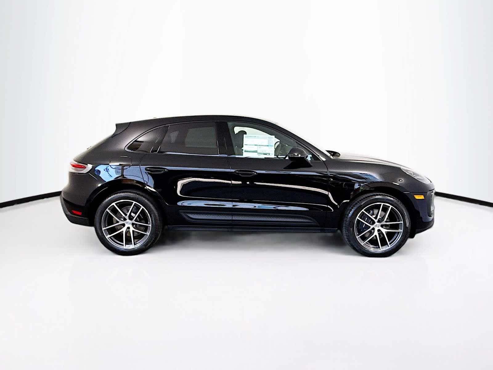 Thumbnail: 2025 Porsche Macan - 8