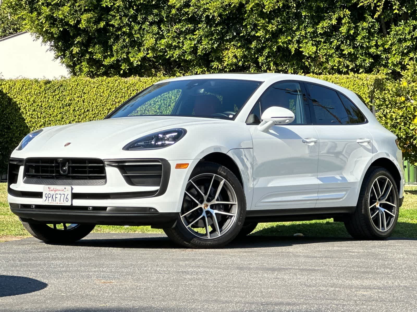 Thumbnail: 2025 Porsche Macan - 1