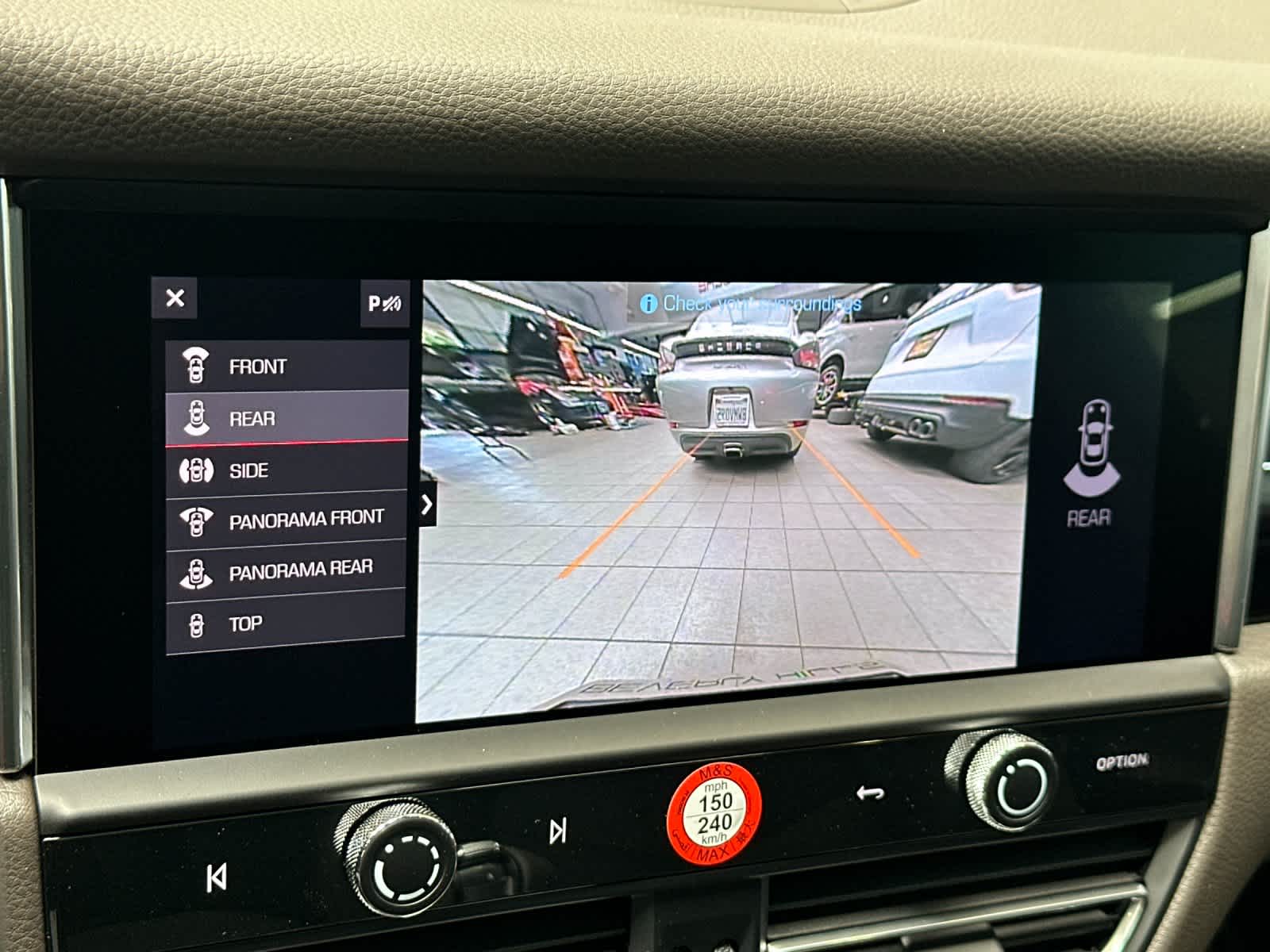 Thumbnail: 2026 Porsche Macan - 23