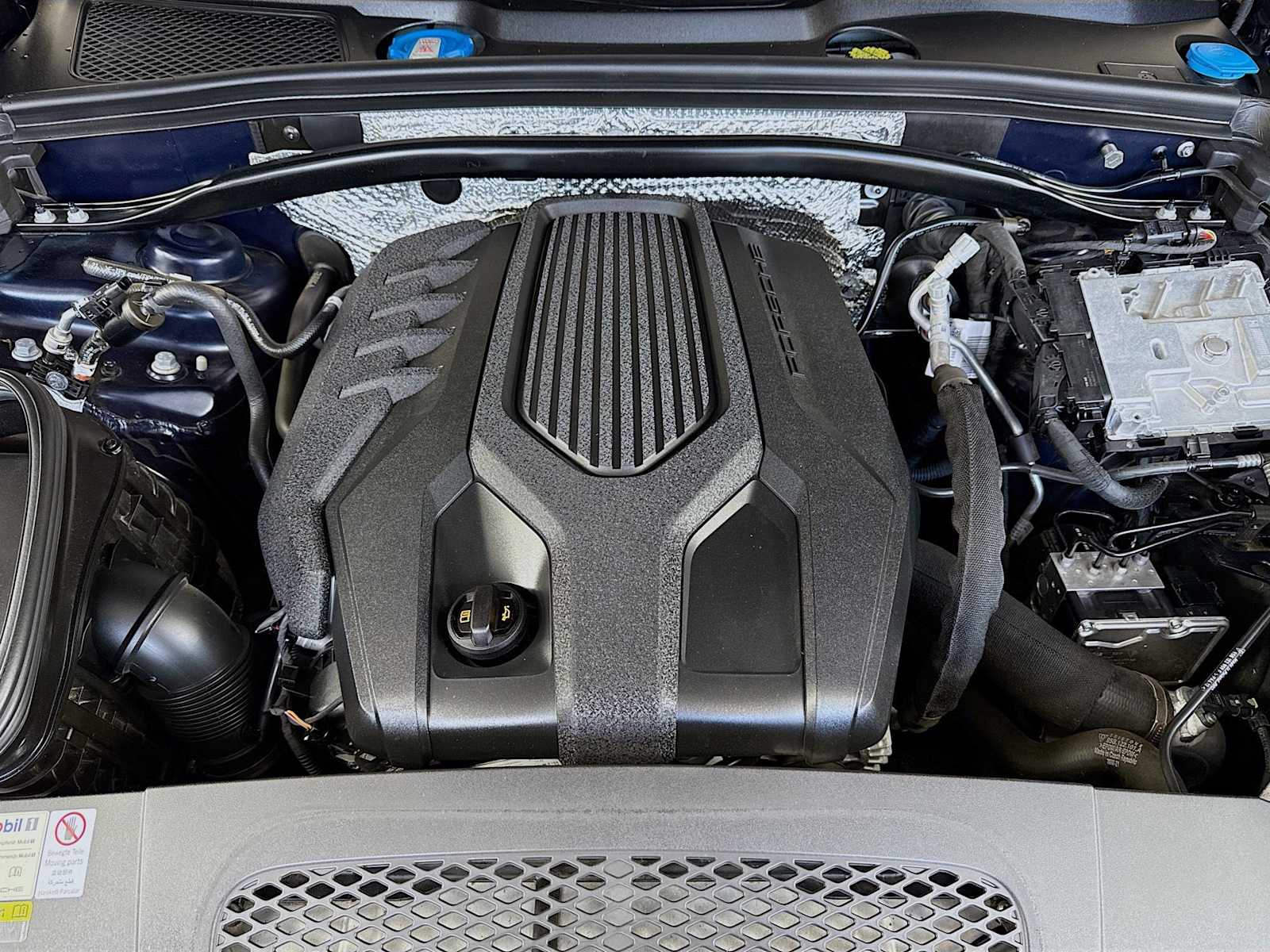 Thumbnail: 2022 Porsche Macan - 24