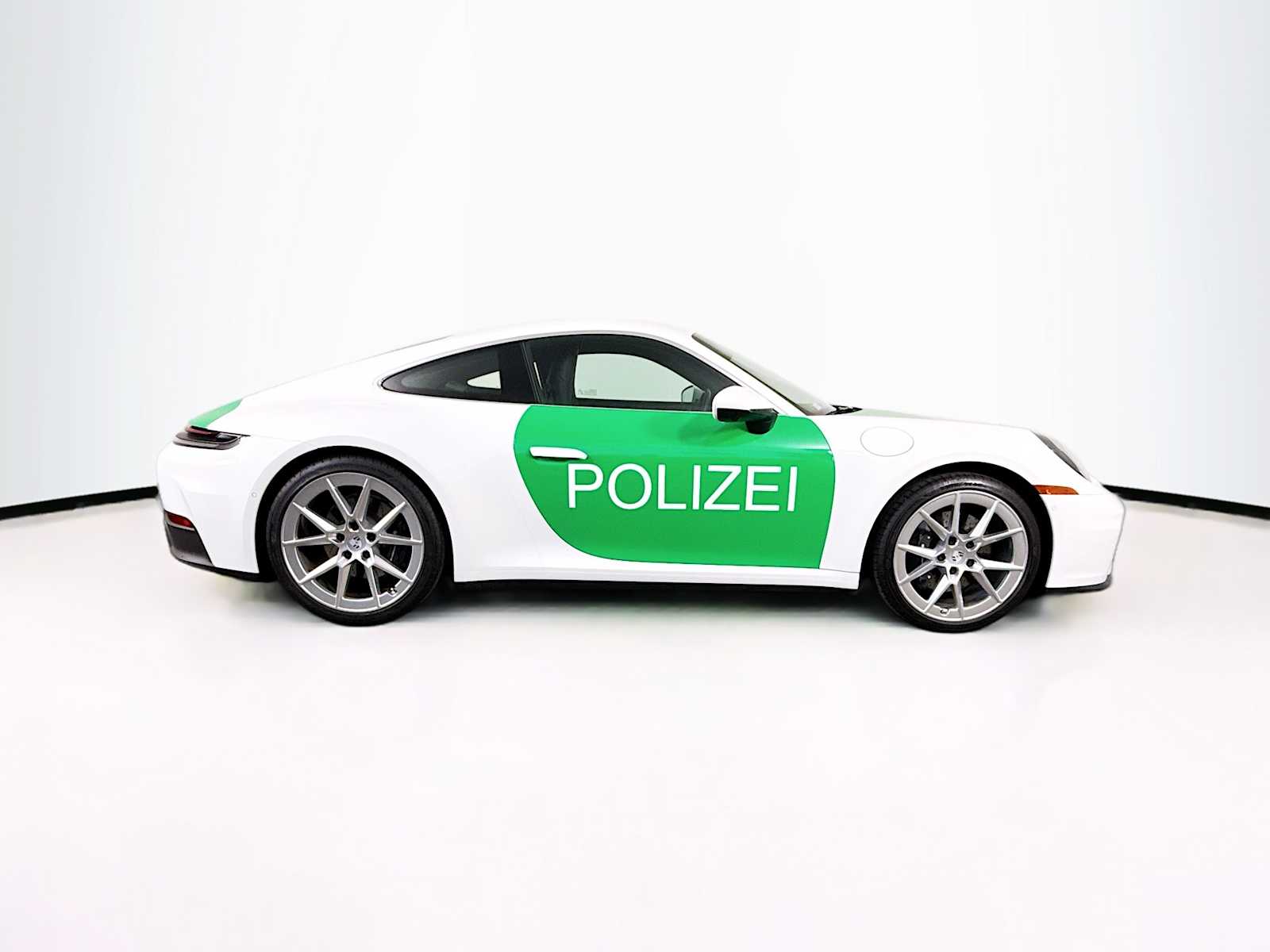 Thumbnail: 2025 Porsche 911 - 8