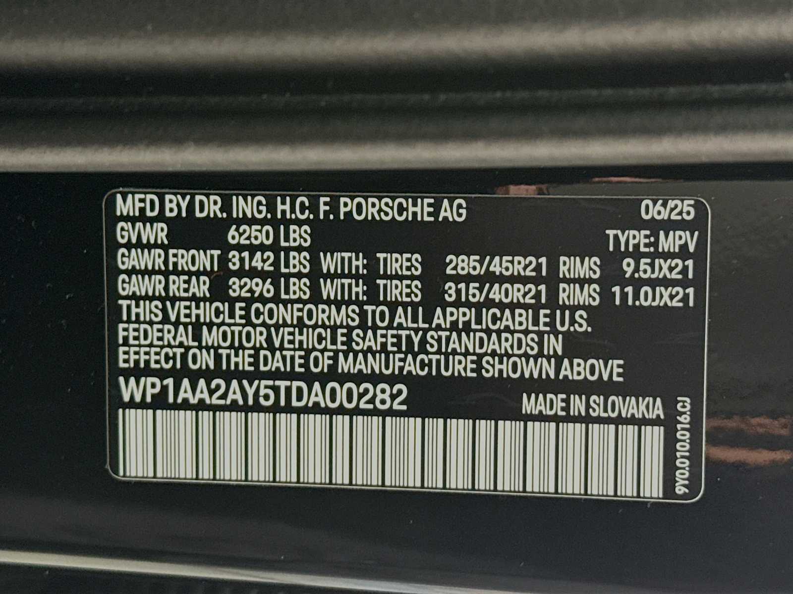 Thumbnail: 2026 Porsche Cayenne - 25