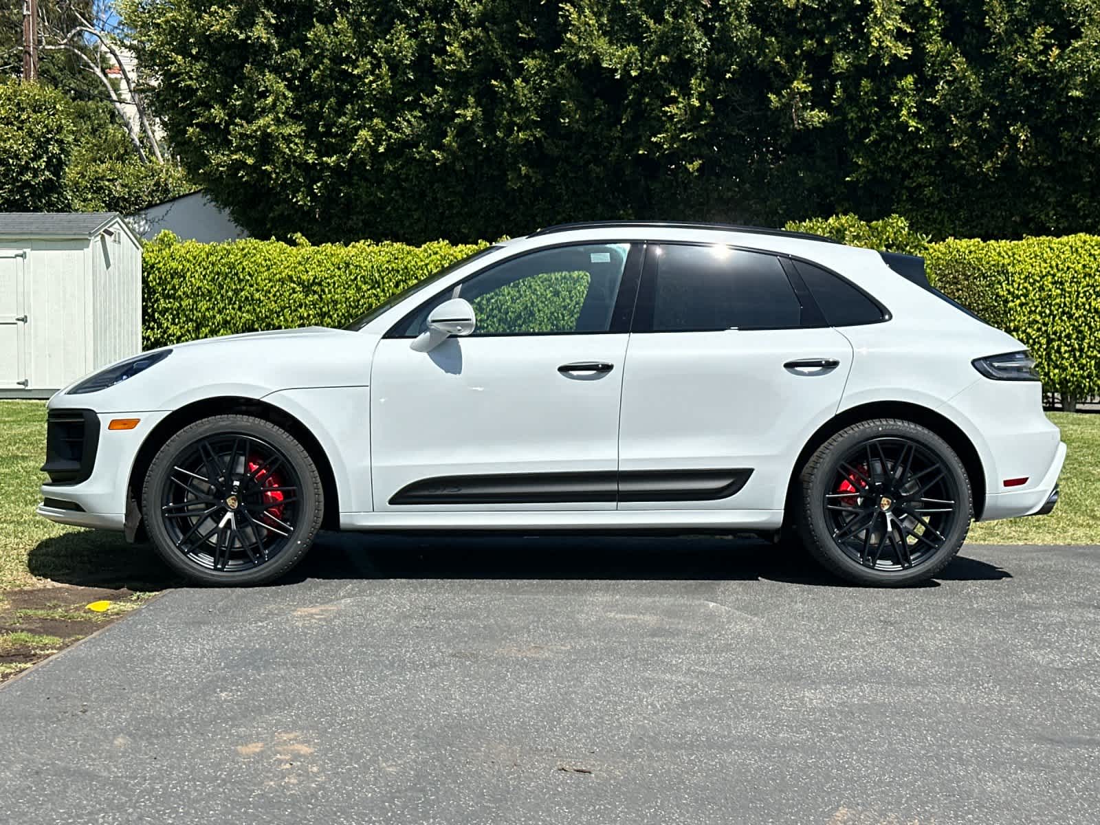 Thumbnail: 2026 Porsche Macan - 2
