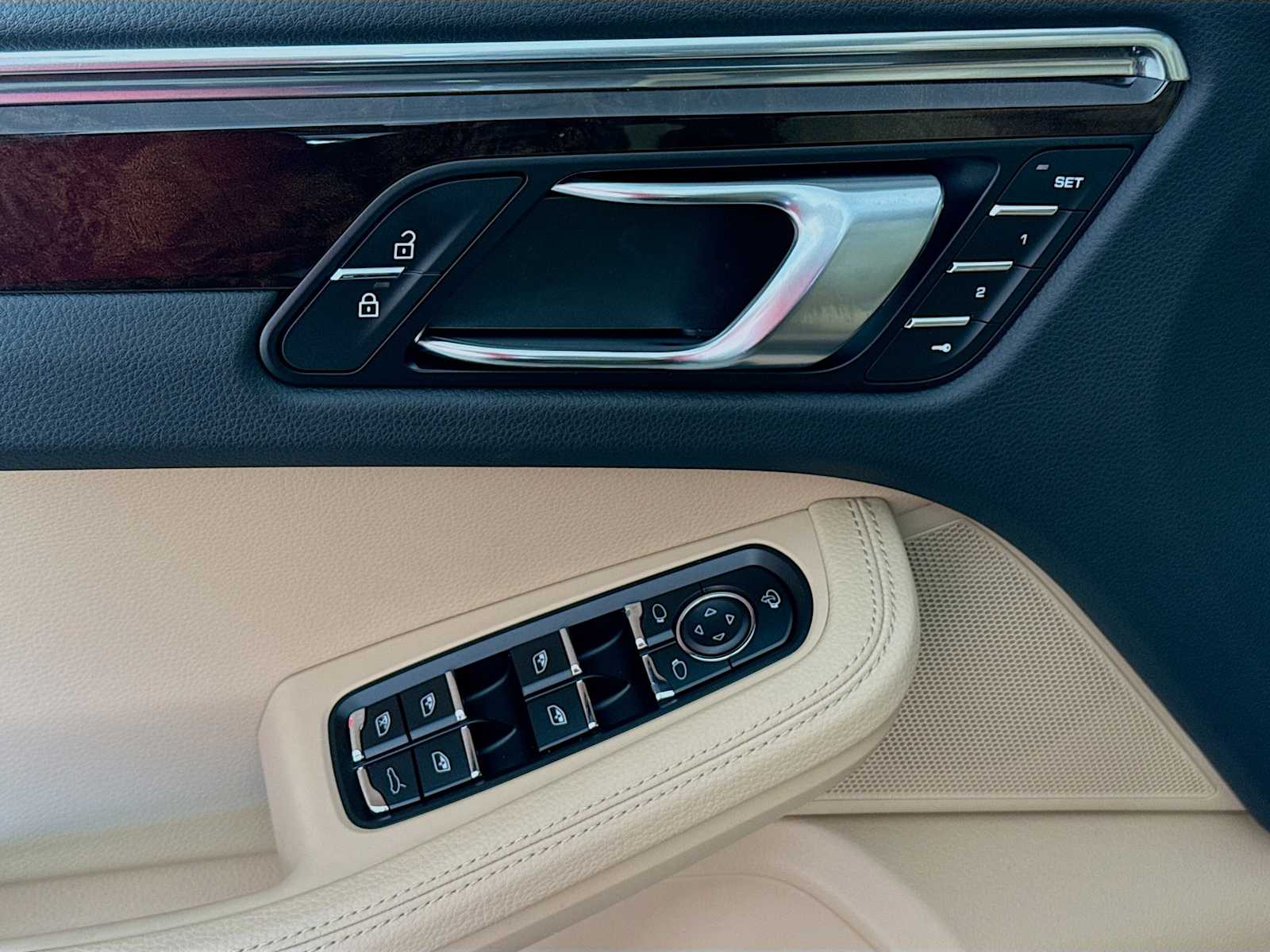 Thumbnail: 2026 Porsche Macan - 14