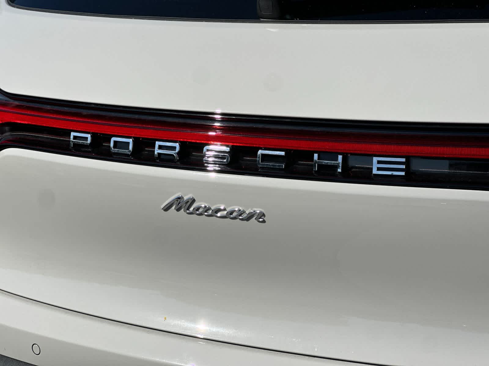 Thumbnail: 2026 Porsche Macan - 32