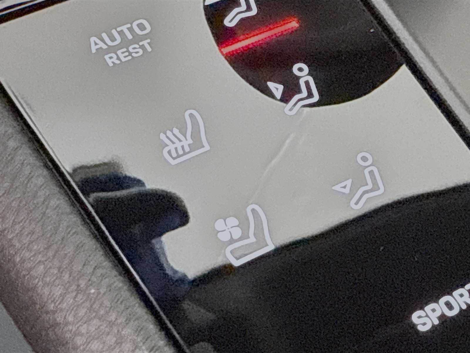 Thumbnail: 2026 Porsche Macan - 16