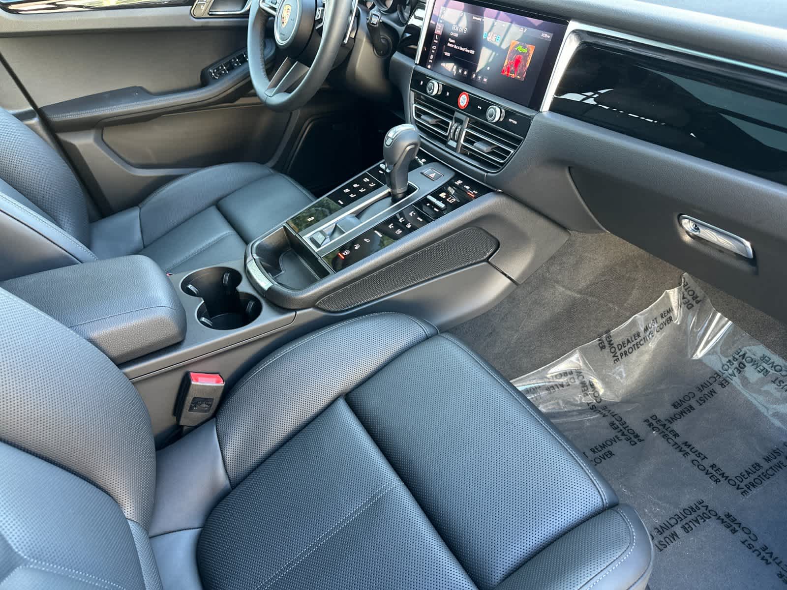 Thumbnail: 2025 Porsche Macan - 17