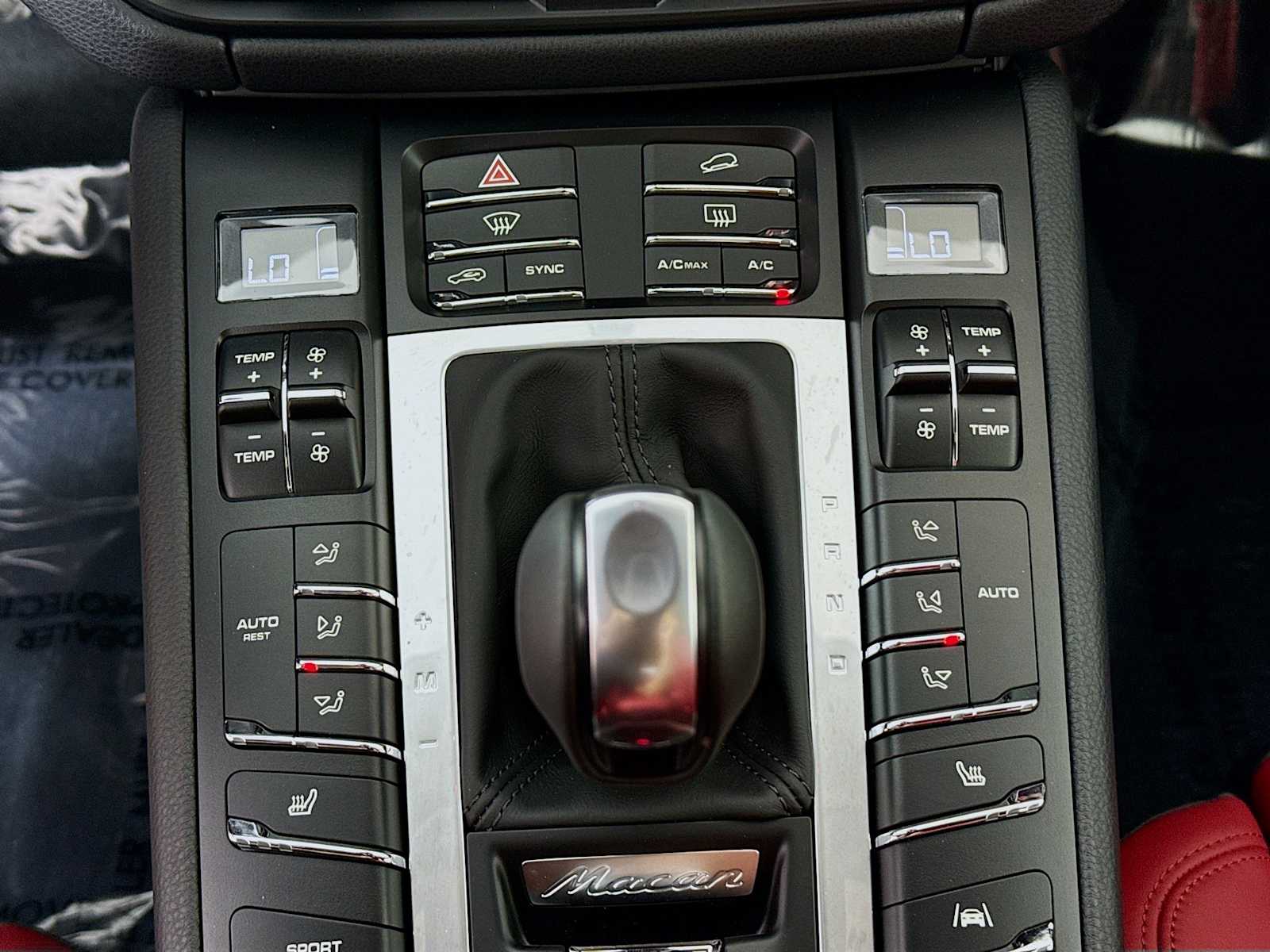 Thumbnail: 2021 Porsche Macan - 13