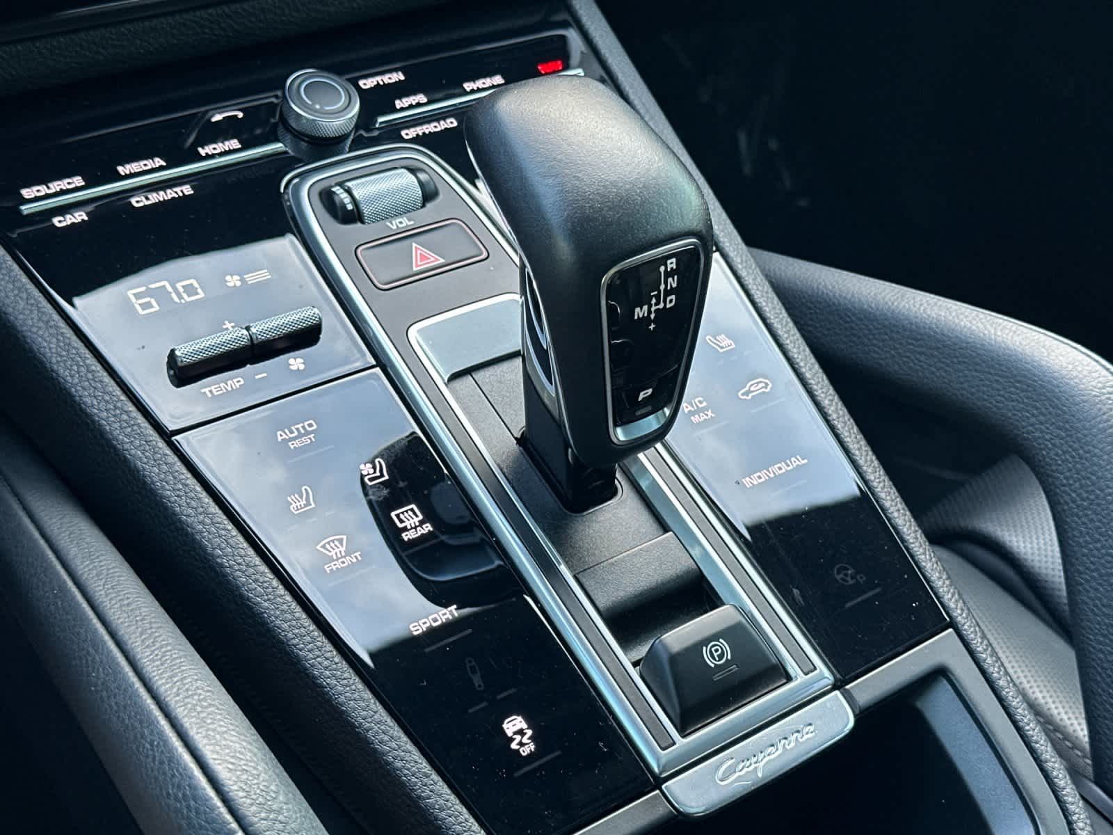 Thumbnail: 2022 Porsche Cayenne - 25