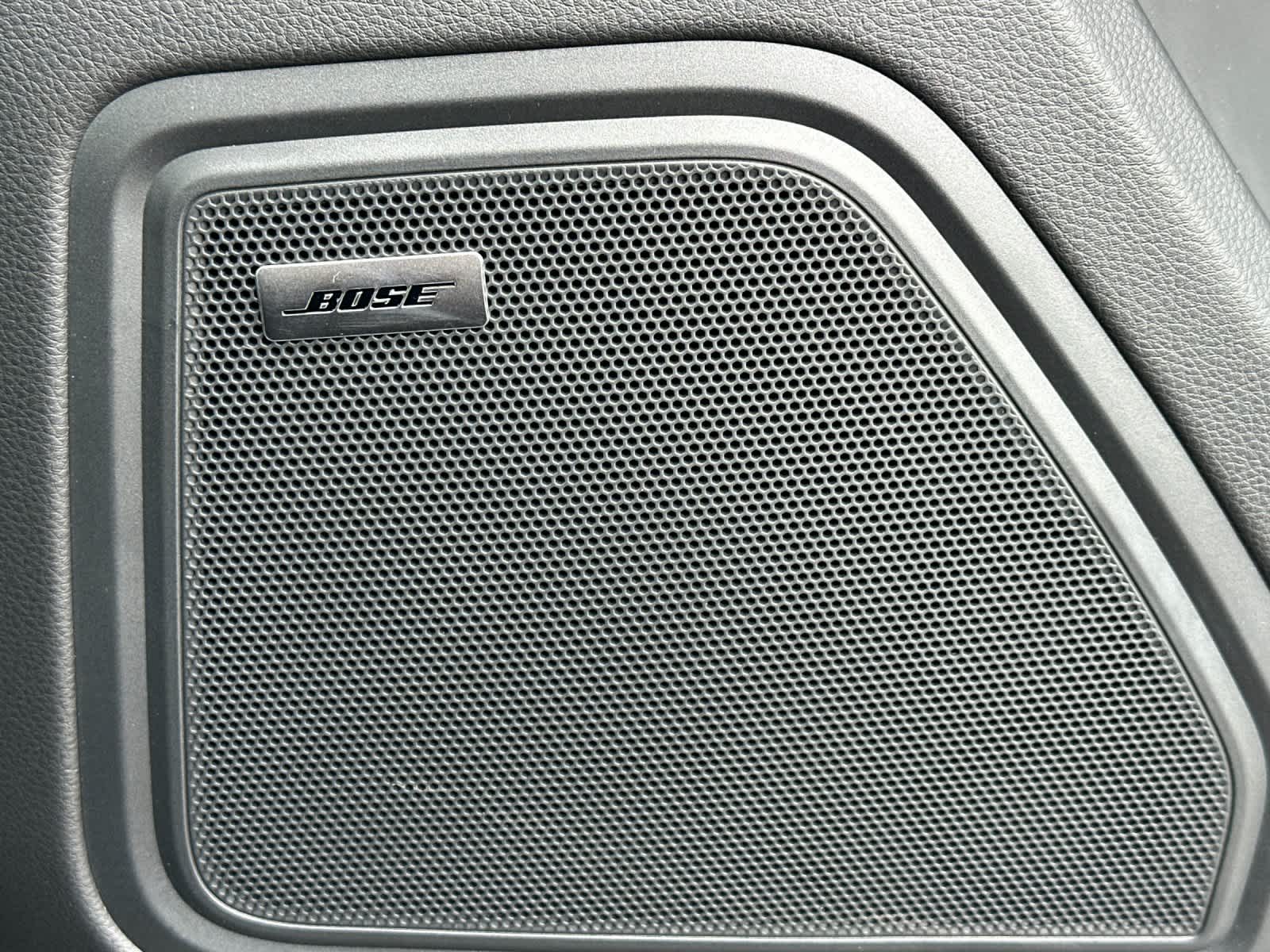 Thumbnail: 2026 Porsche Macan - 20