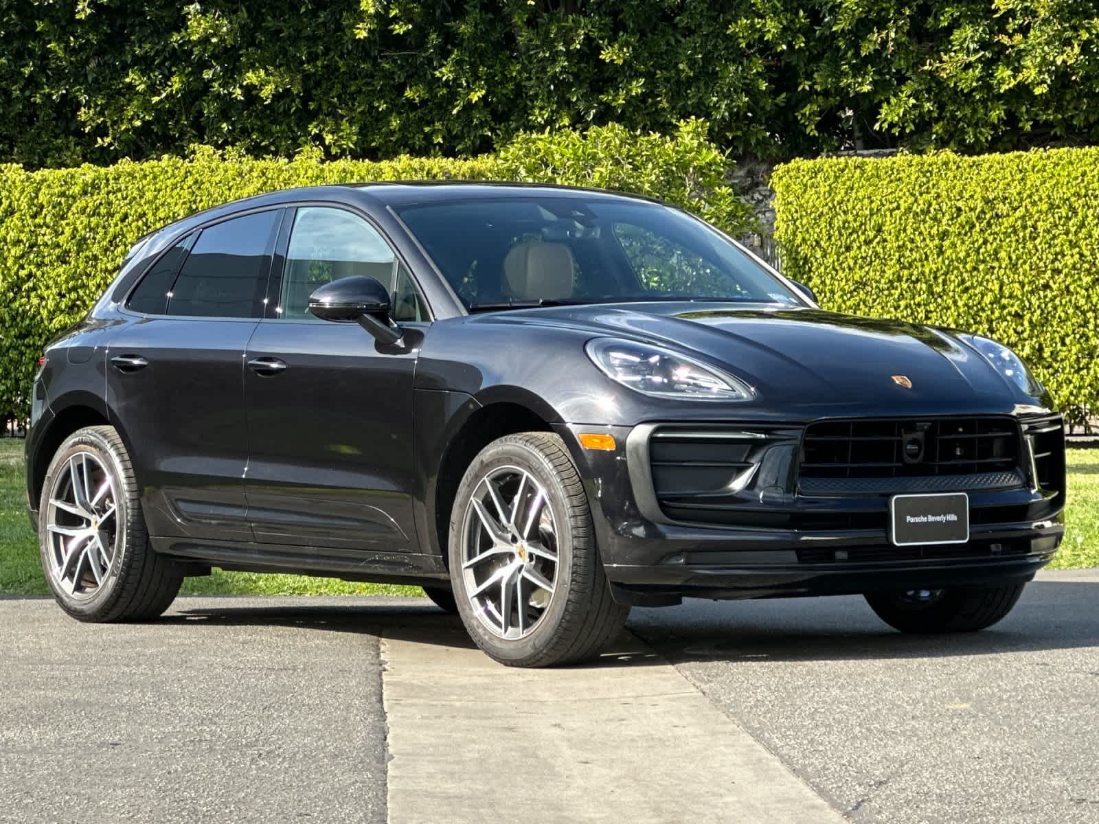 Thumbnail: 2025 Porsche Macan - 10