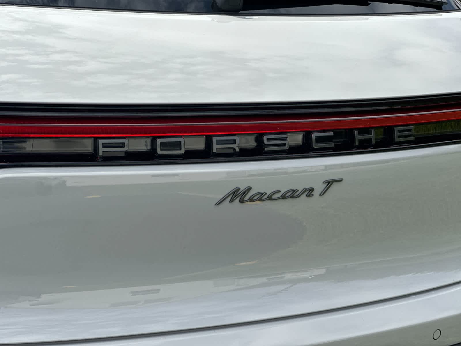 Thumbnail: 2026 Porsche Macan - 32