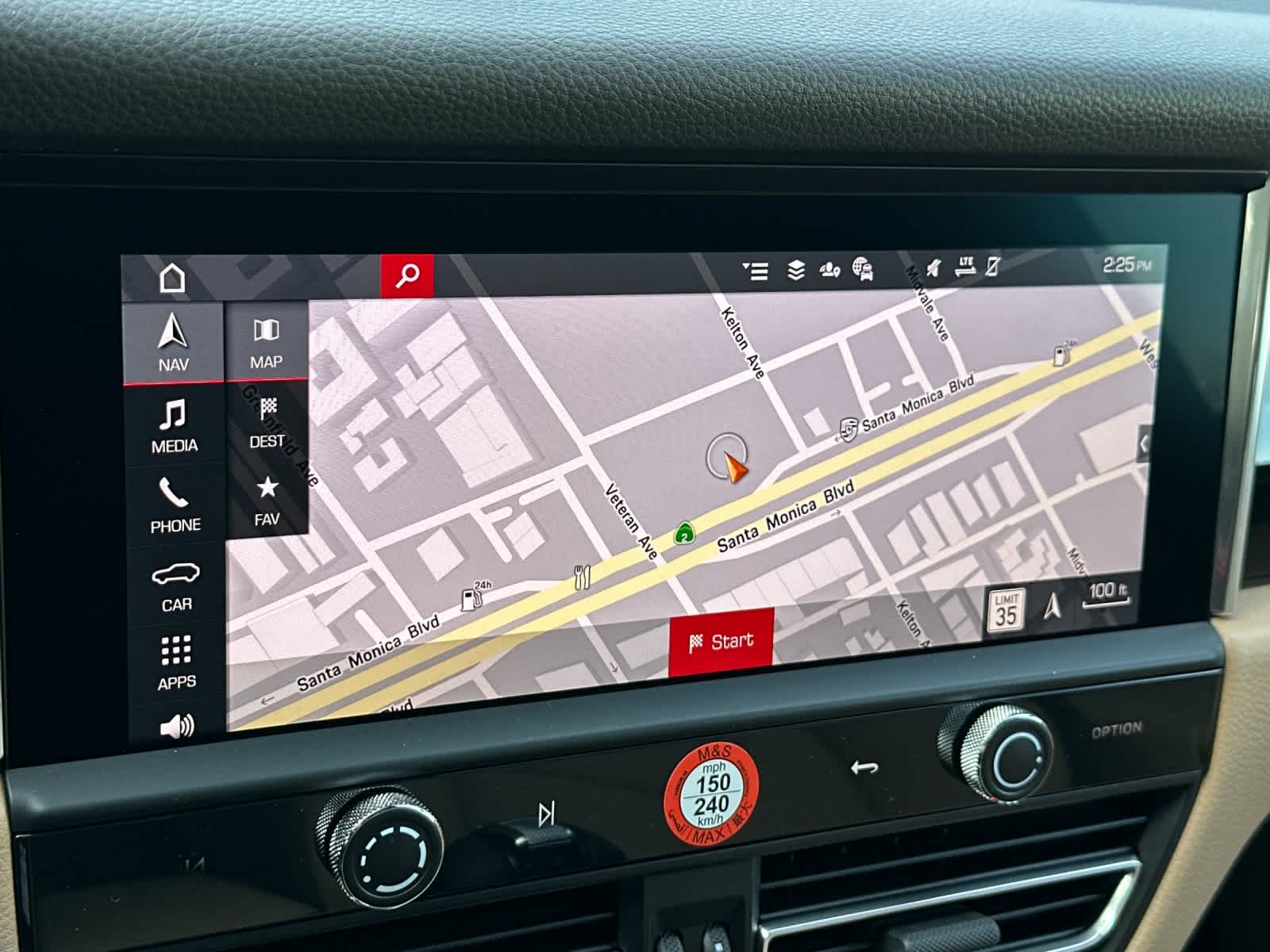 Thumbnail: 2026 Porsche Macan - 21