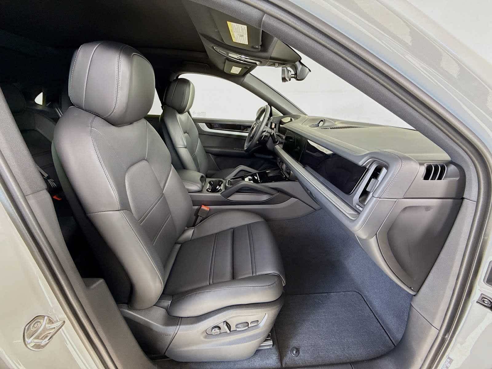 Thumbnail: 2026 Porsche Cayenne - 21