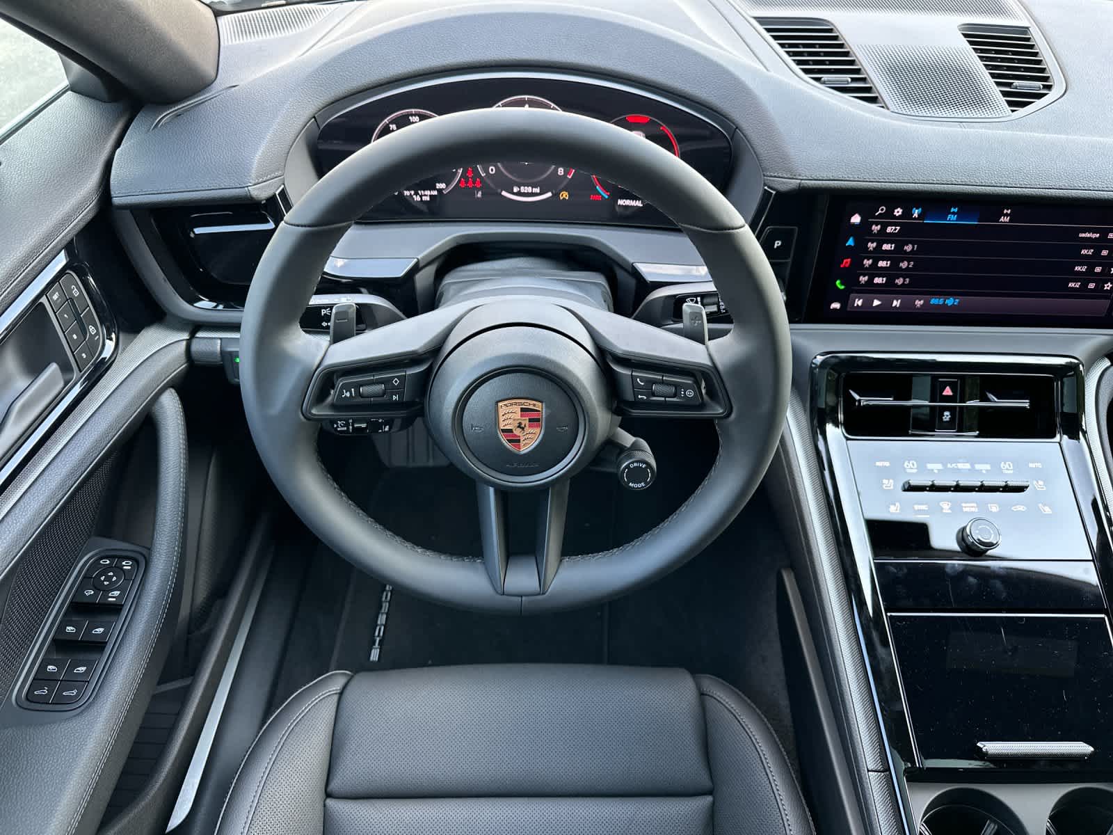 Thumbnail: 2026 Porsche Panamera - 15