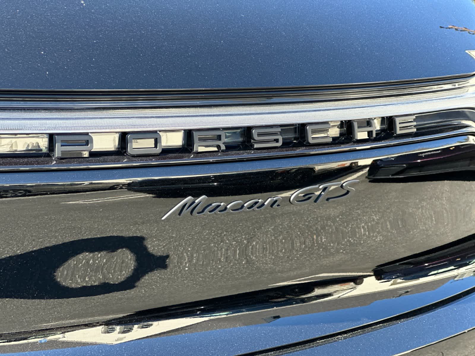 Thumbnail: 2026 Porsche Macan - 32