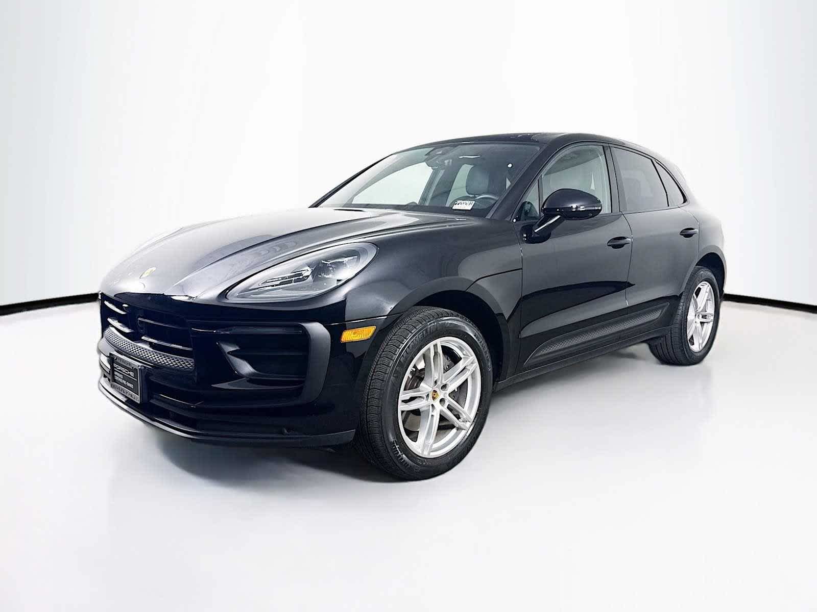 Thumbnail: 2025 Porsche Macan - 1
