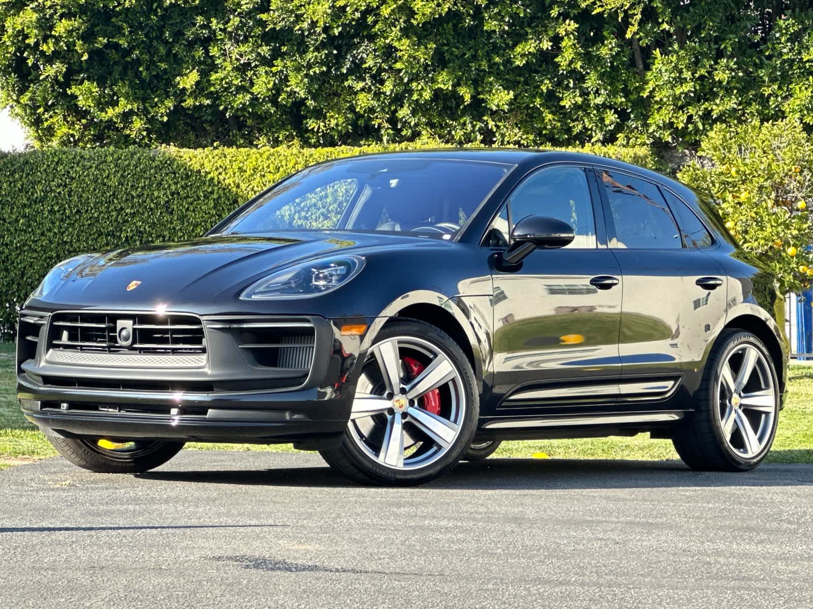 Thumbnail: 2025 Porsche Macan - 1