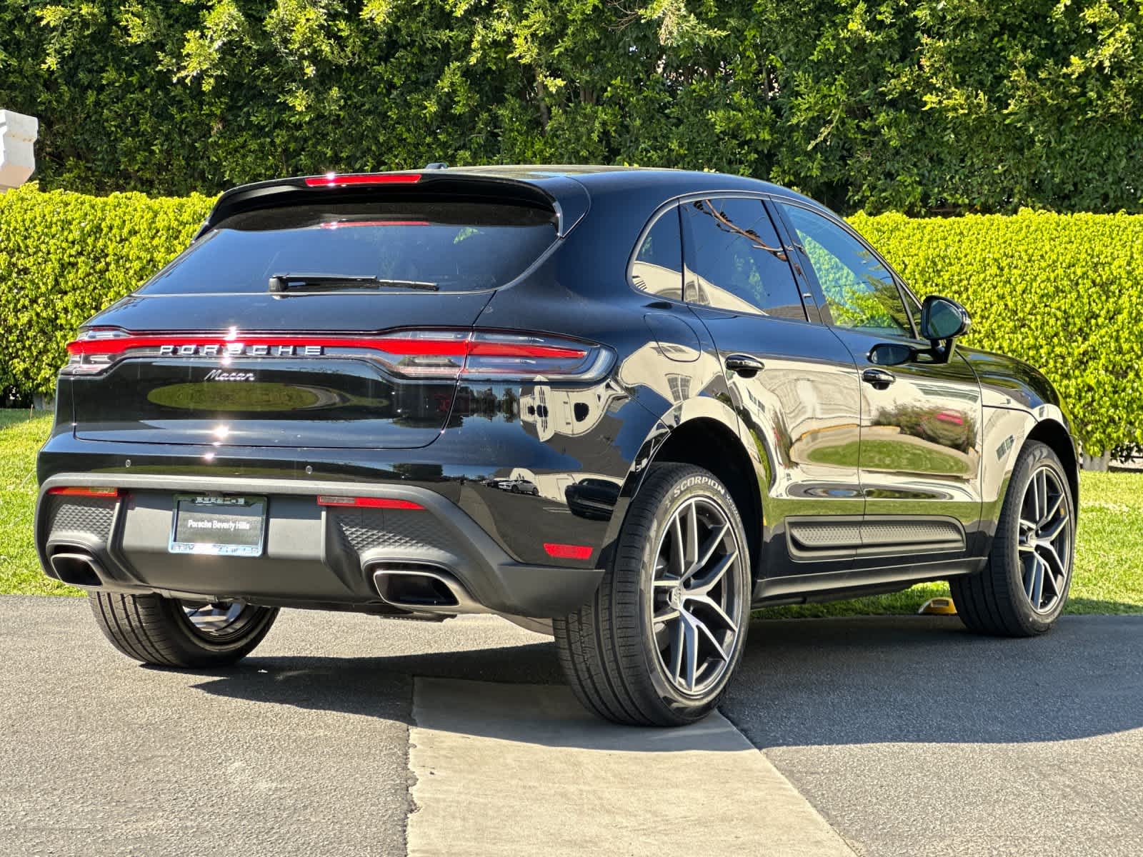Thumbnail: 2026 Porsche Macan - 8