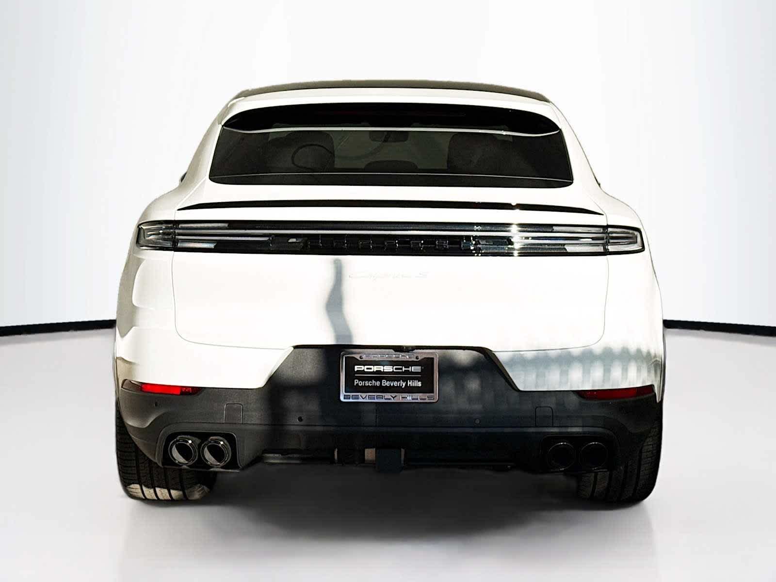 Thumbnail: 2026 Porsche Cayenne - 10