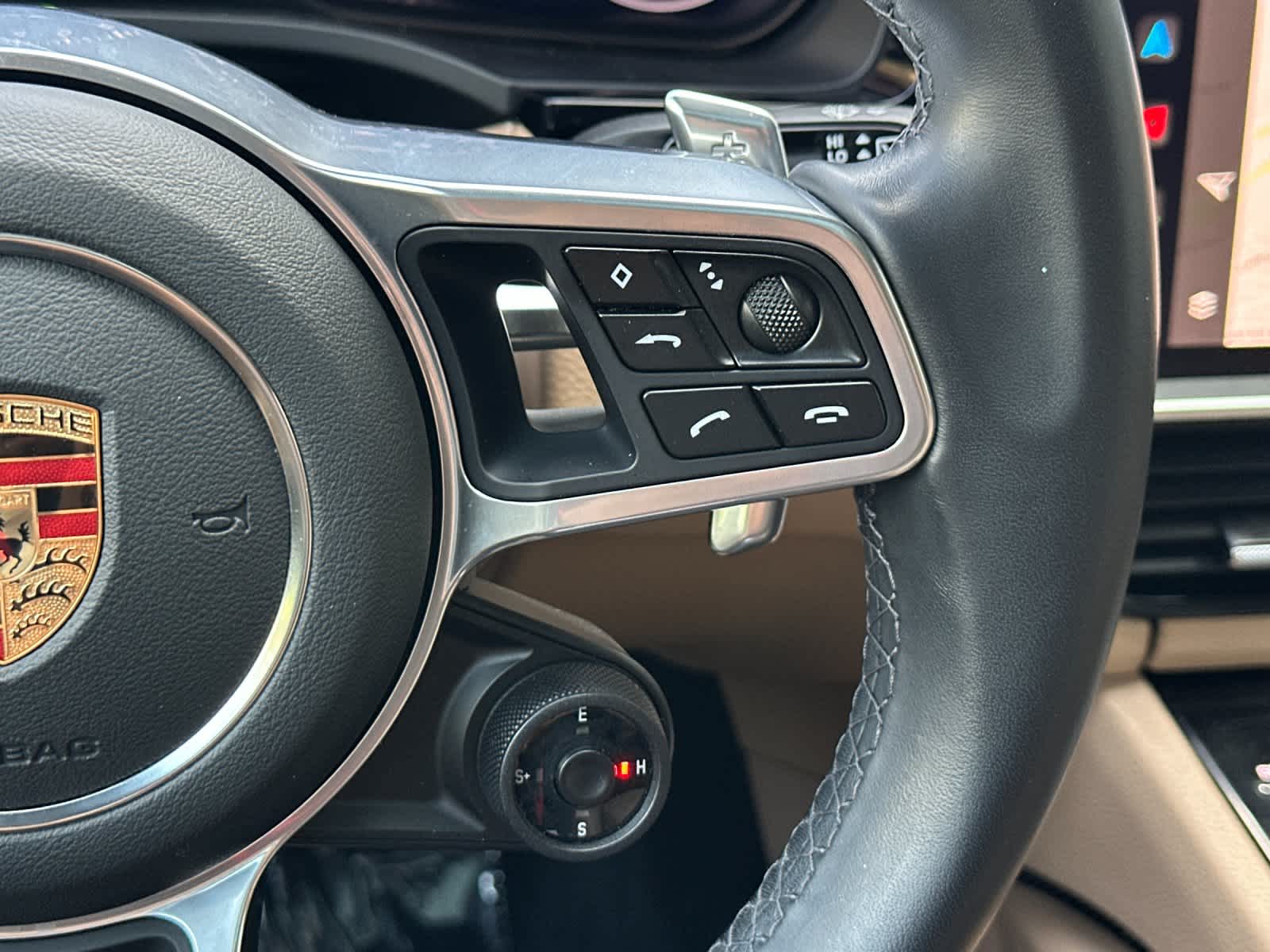 Thumbnail: 2023 Porsche Cayenne - 28