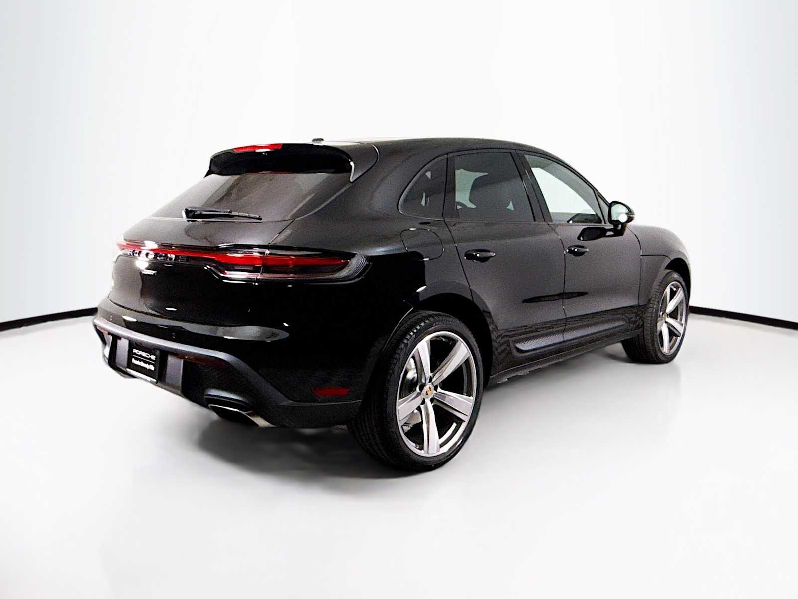Thumbnail: 2025 Porsche Macan - 9