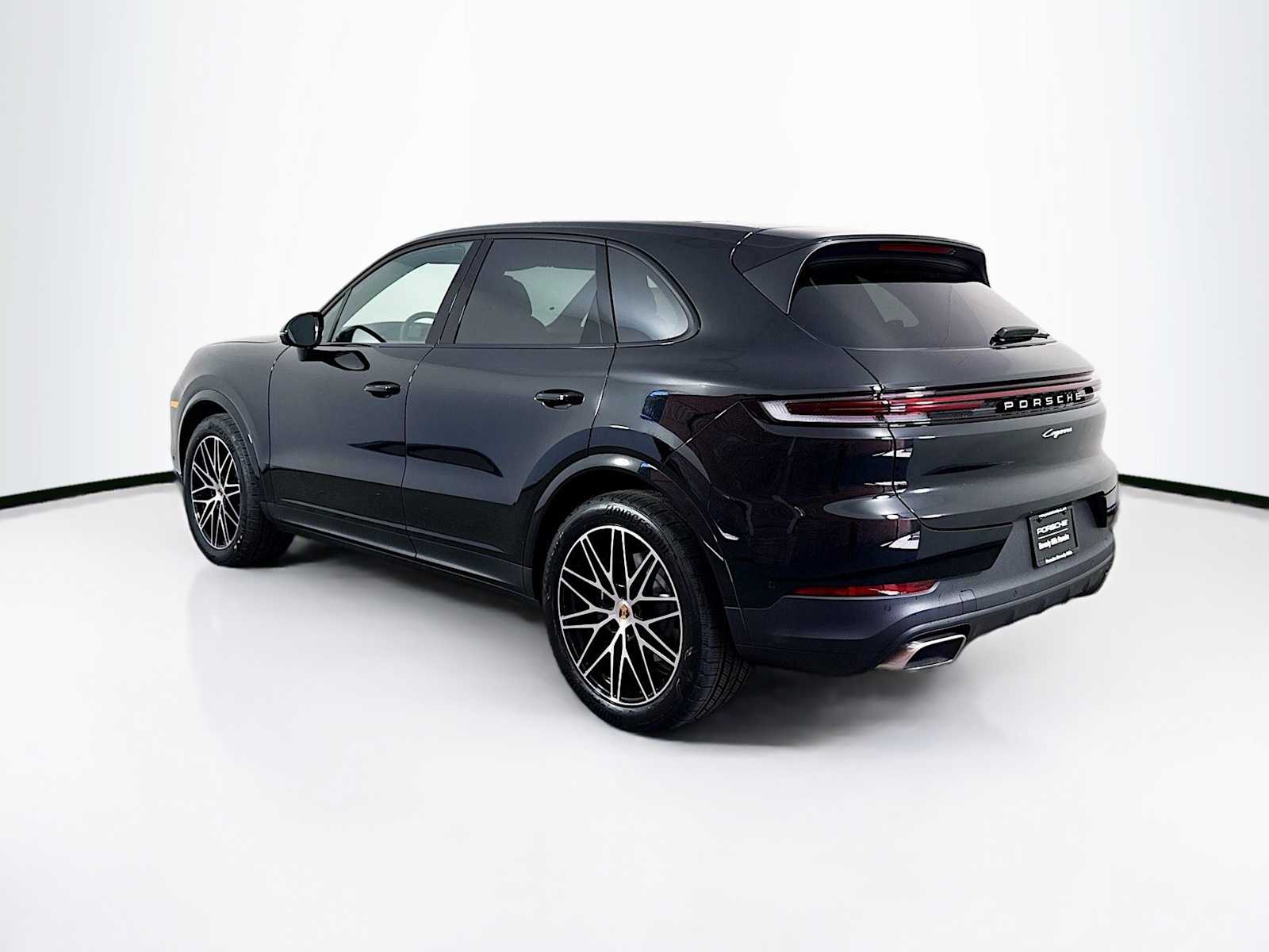 Thumbnail: 2025 Porsche Cayenne - 3