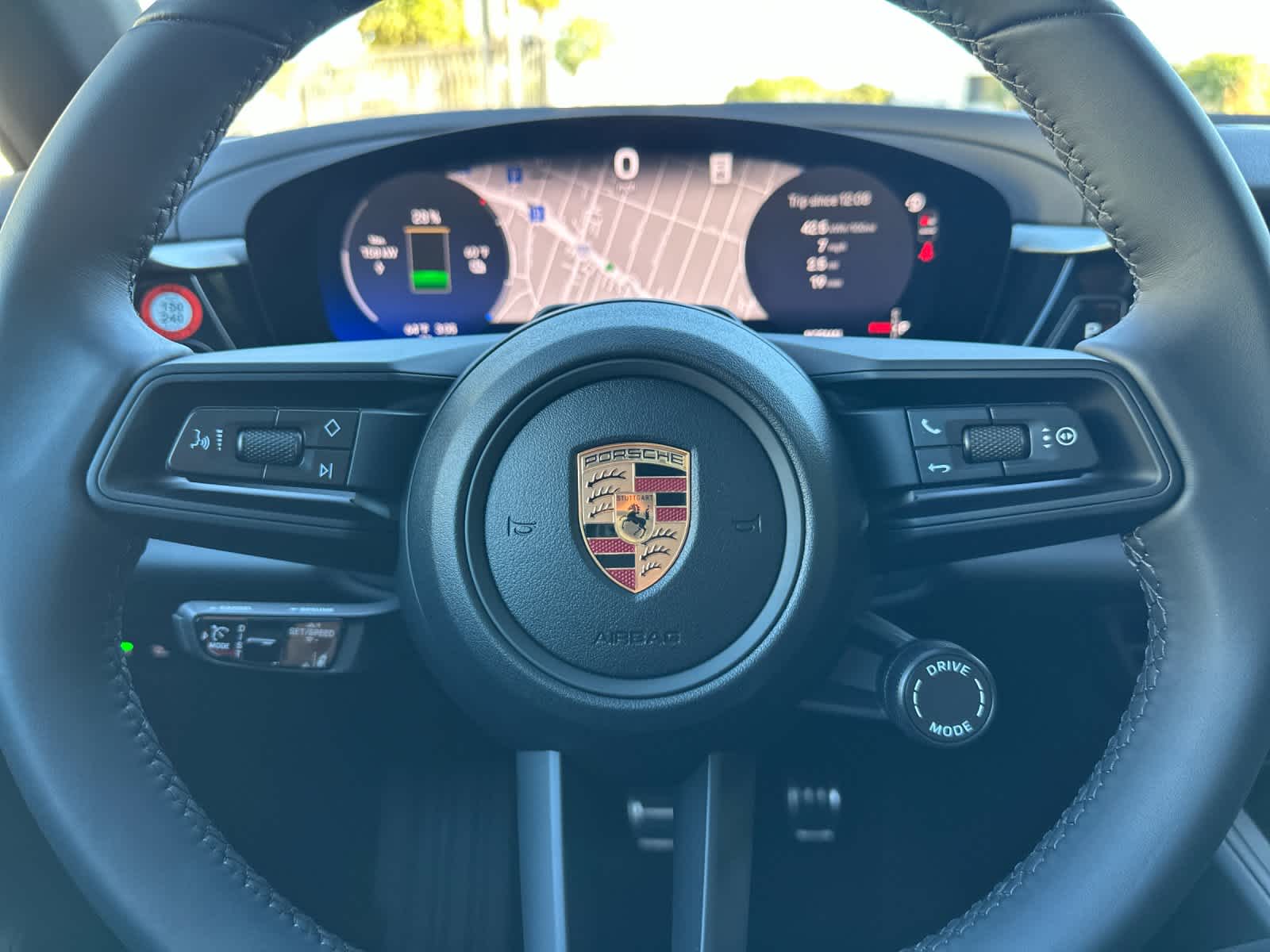 Thumbnail: 2026 Porsche Macan - 27