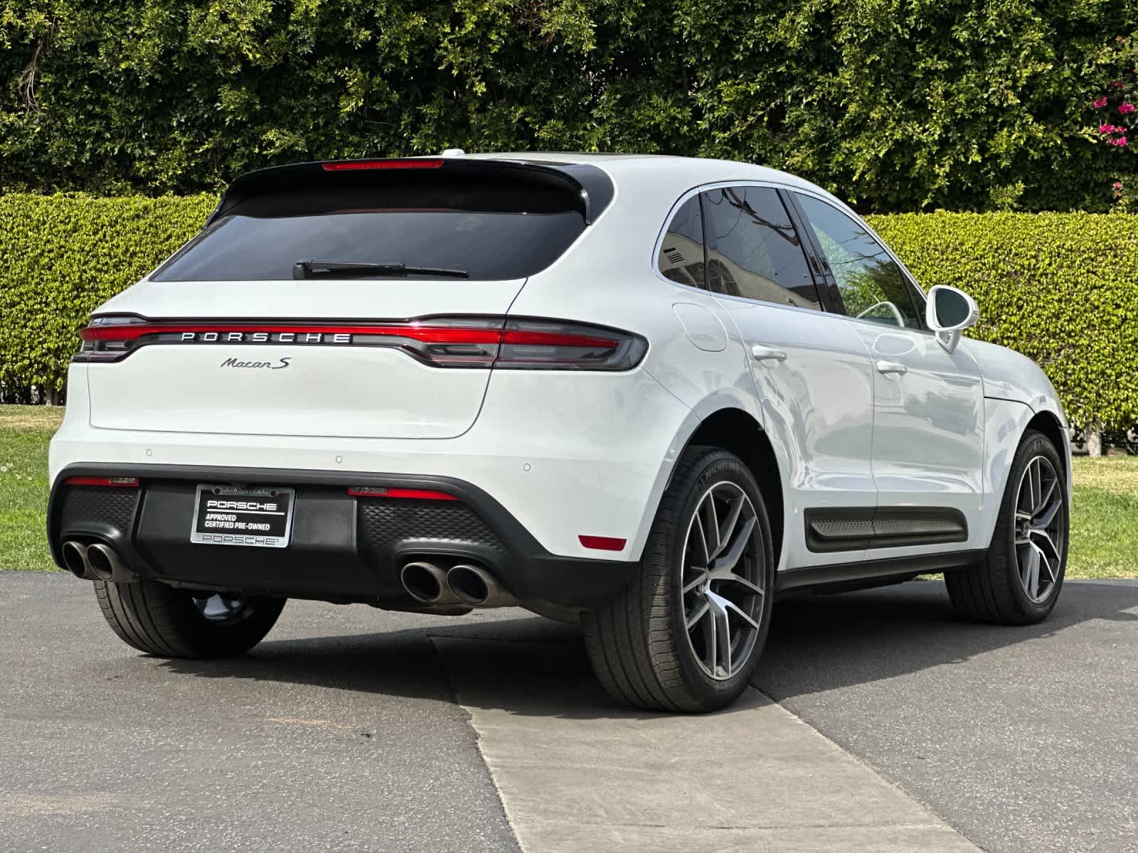 Thumbnail: 2025 Porsche Macan - 8