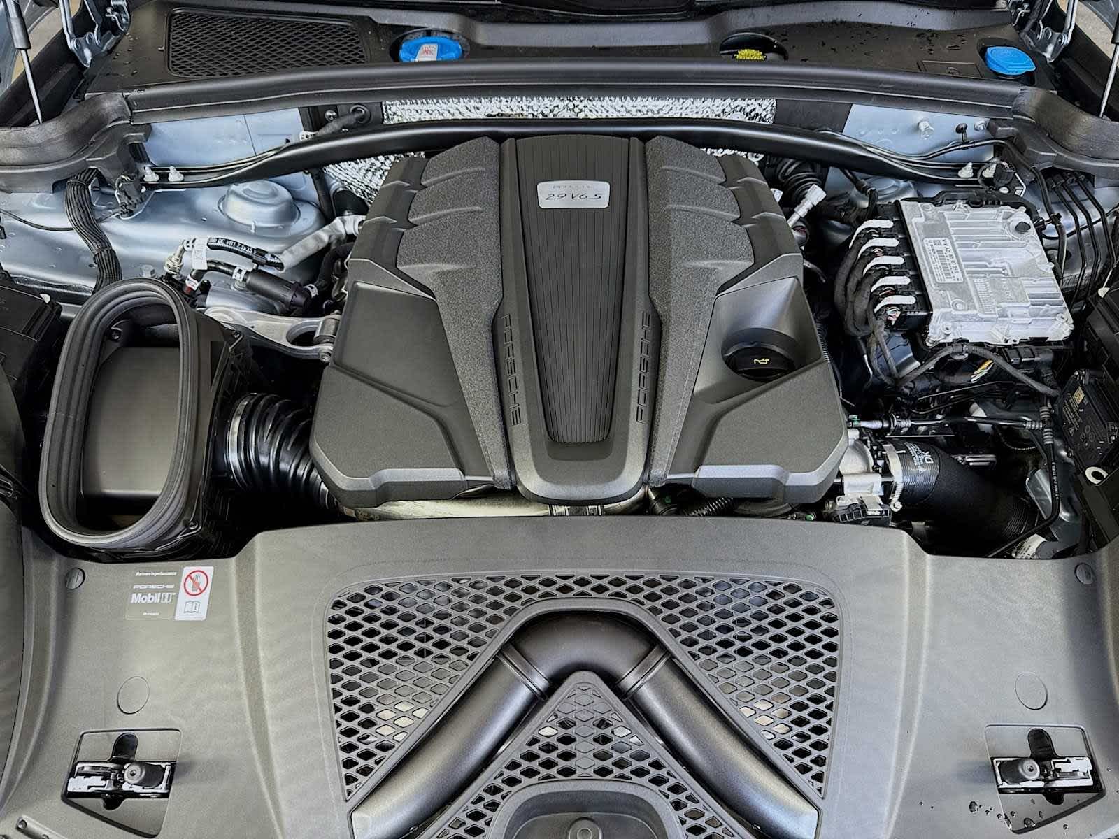 Thumbnail: 2025 Porsche Macan - 23