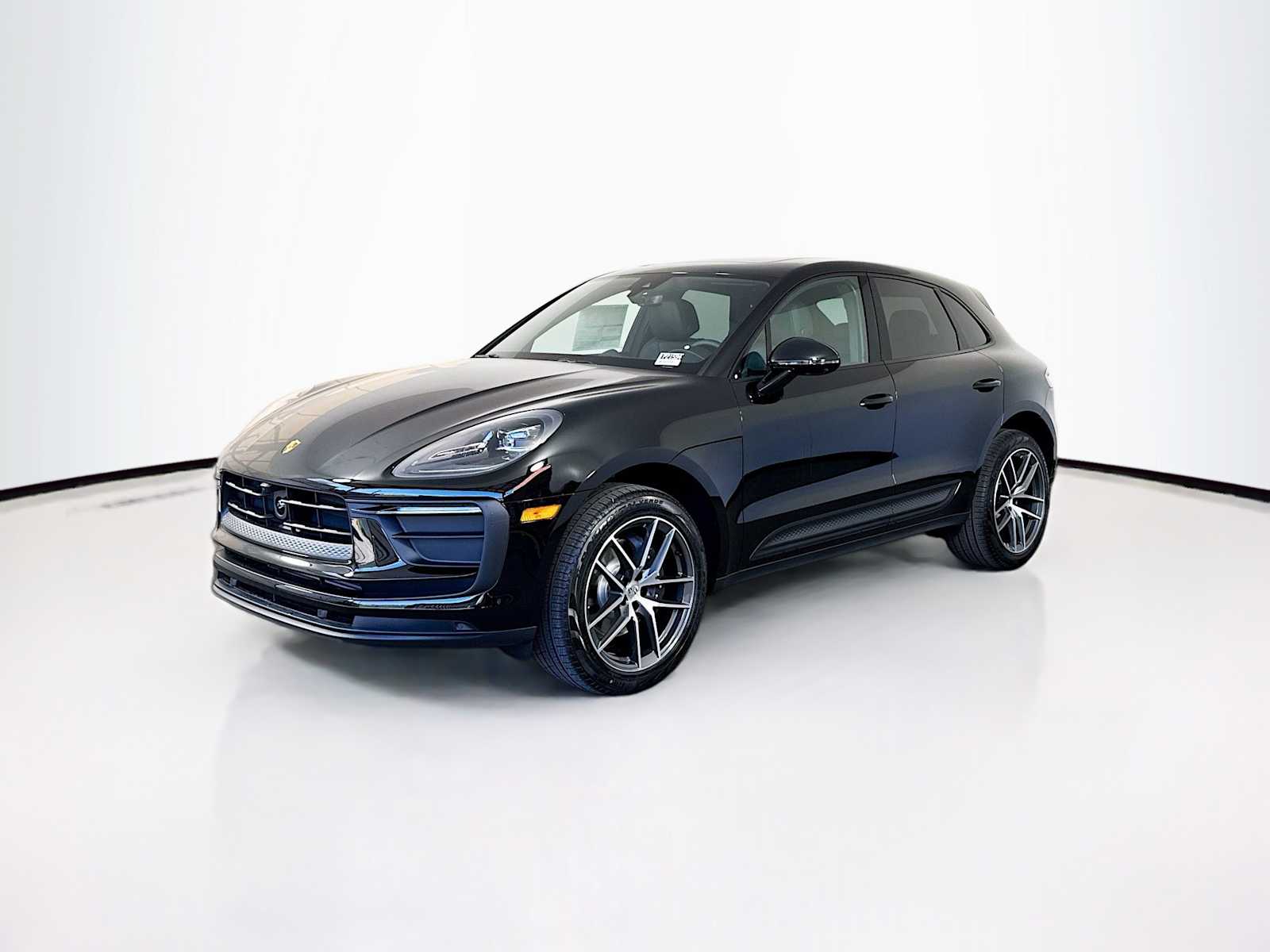 Thumbnail: 2026 Porsche Macan - 1