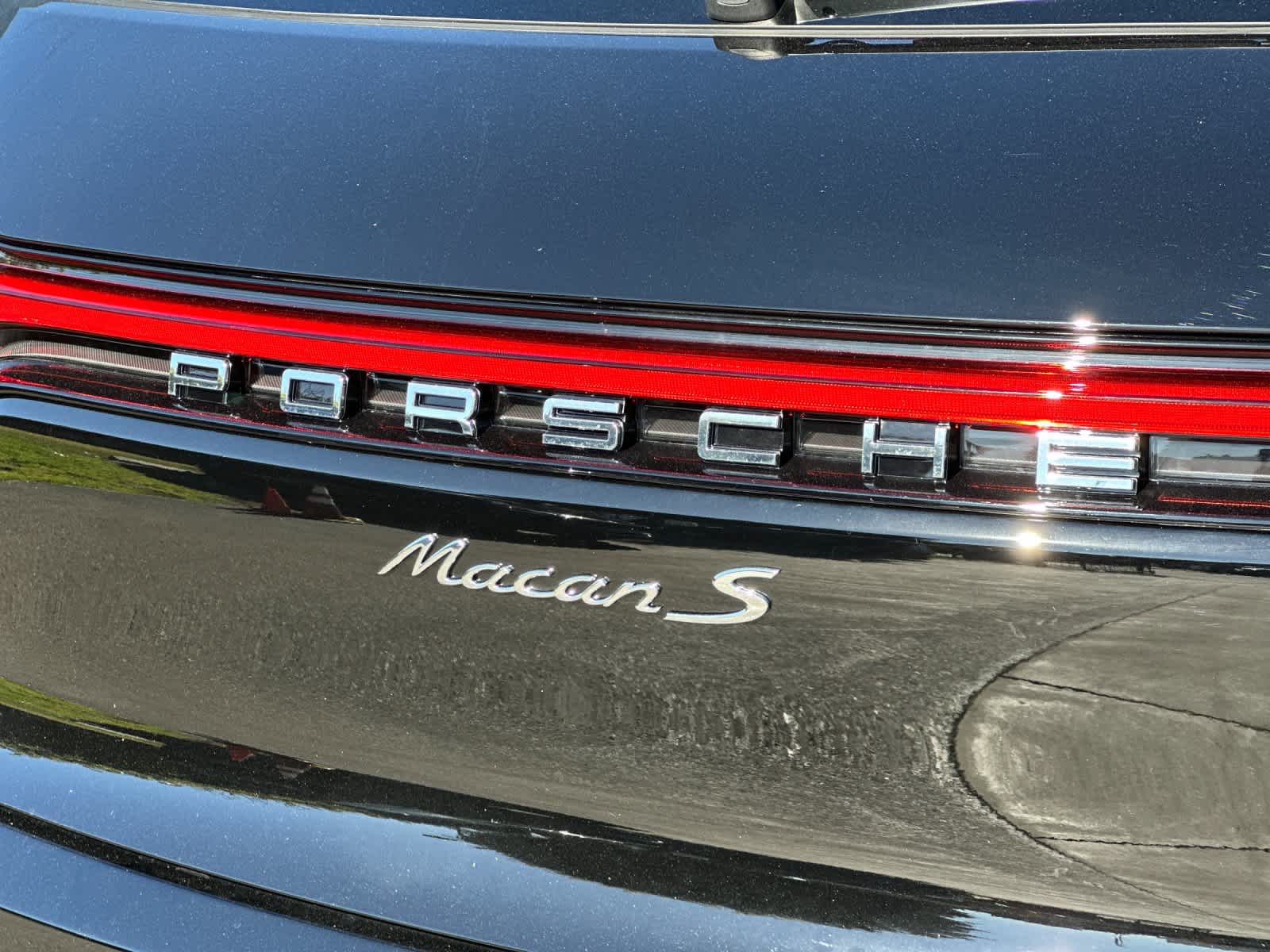 Thumbnail: 2026 Porsche Macan - 32
