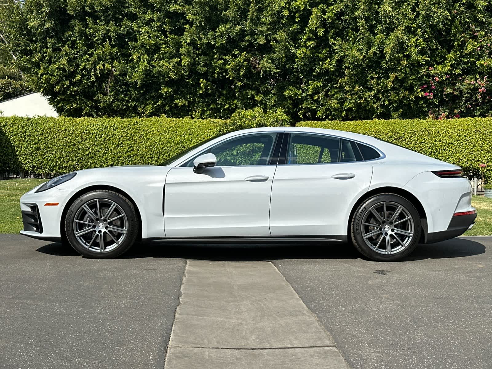 Thumbnail: 2026 Porsche Panamera - 2