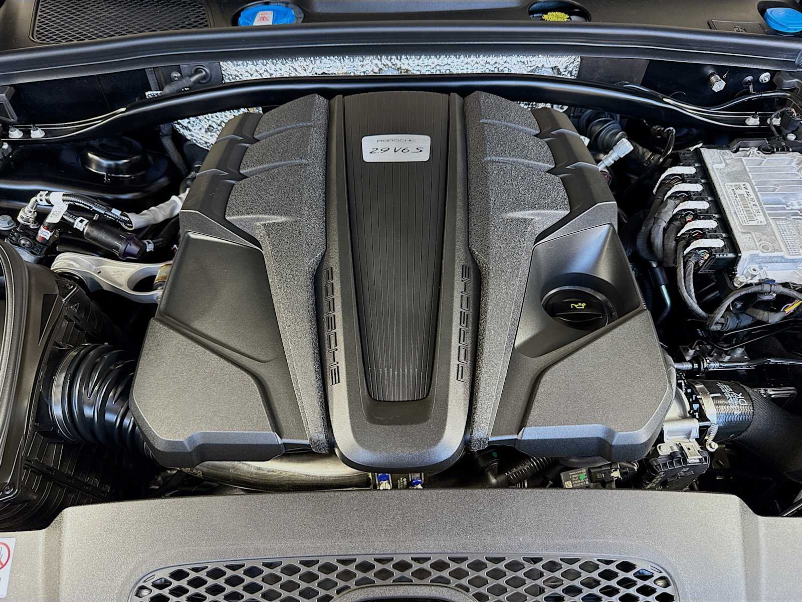 Thumbnail: 2025 Porsche Macan - 24