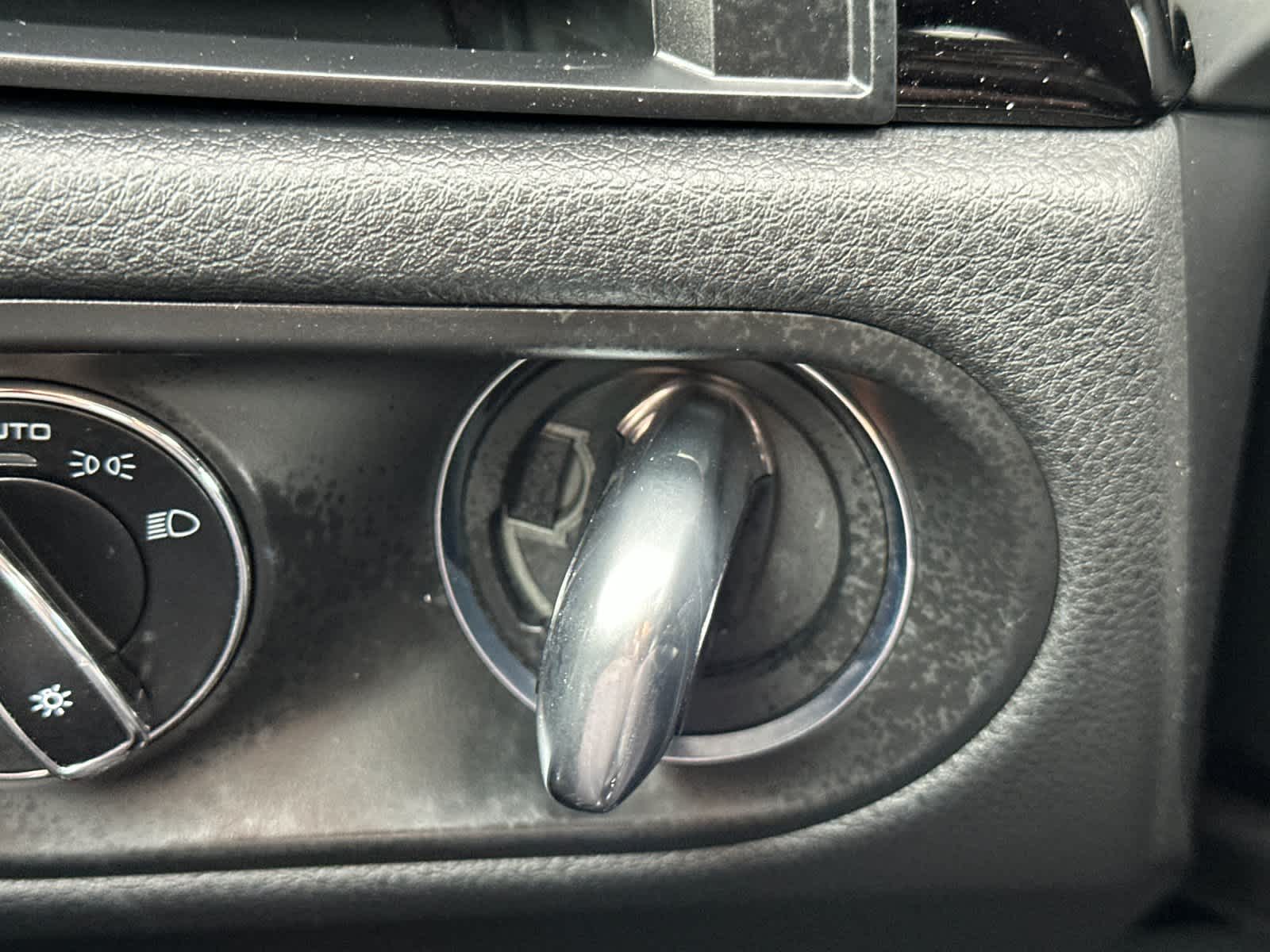 Thumbnail: 2025 Porsche Macan - 25