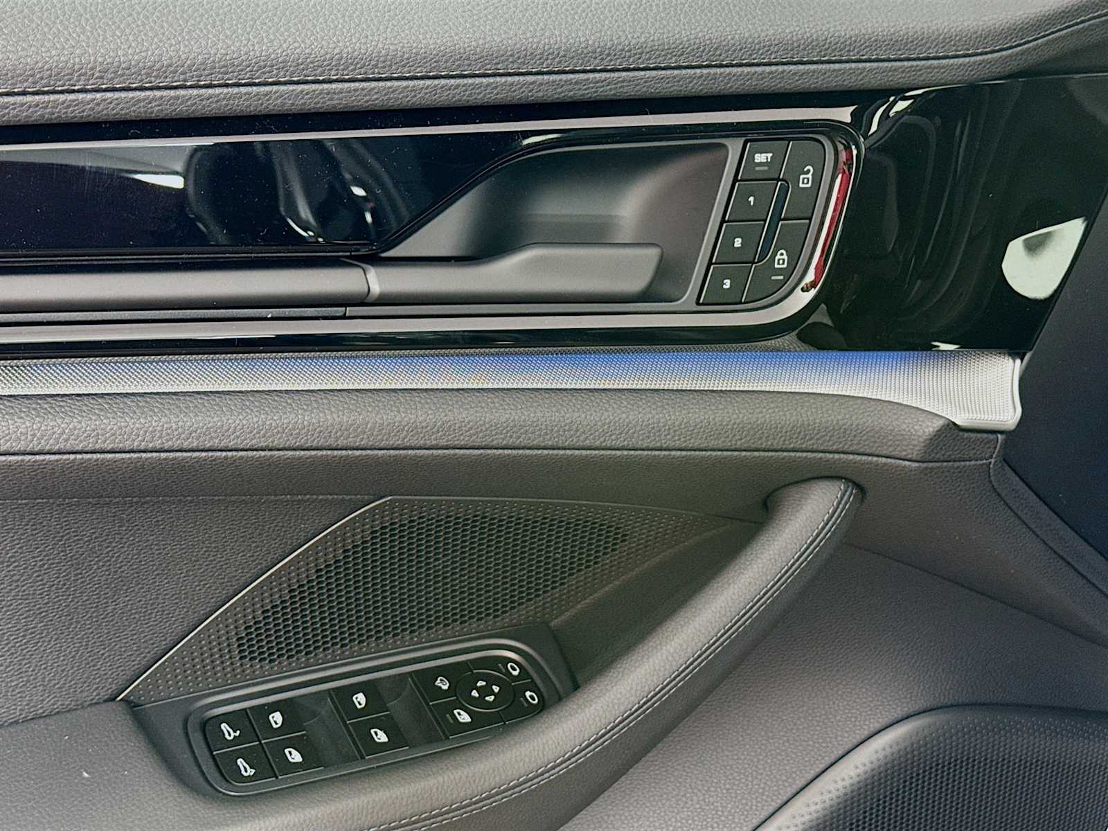 Thumbnail: 2025 Porsche Panamera - 14