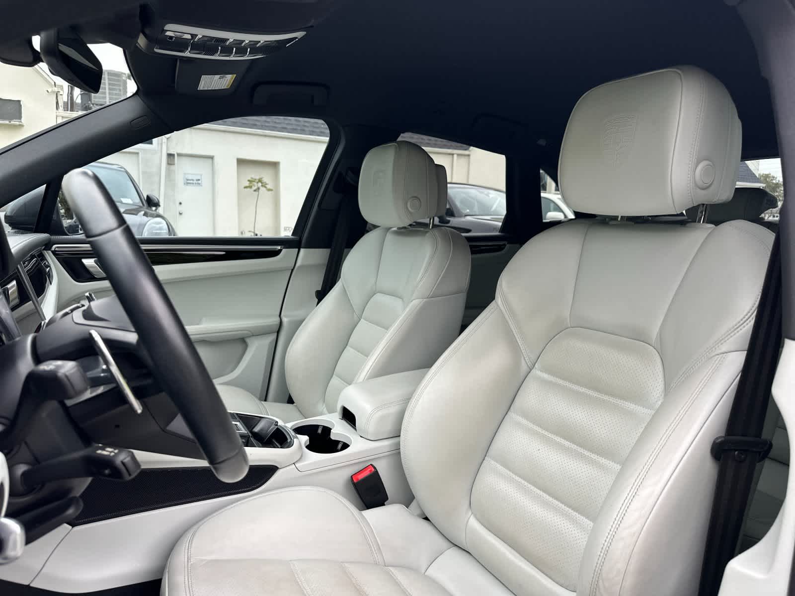 Thumbnail: 2023 Porsche Macan - 5