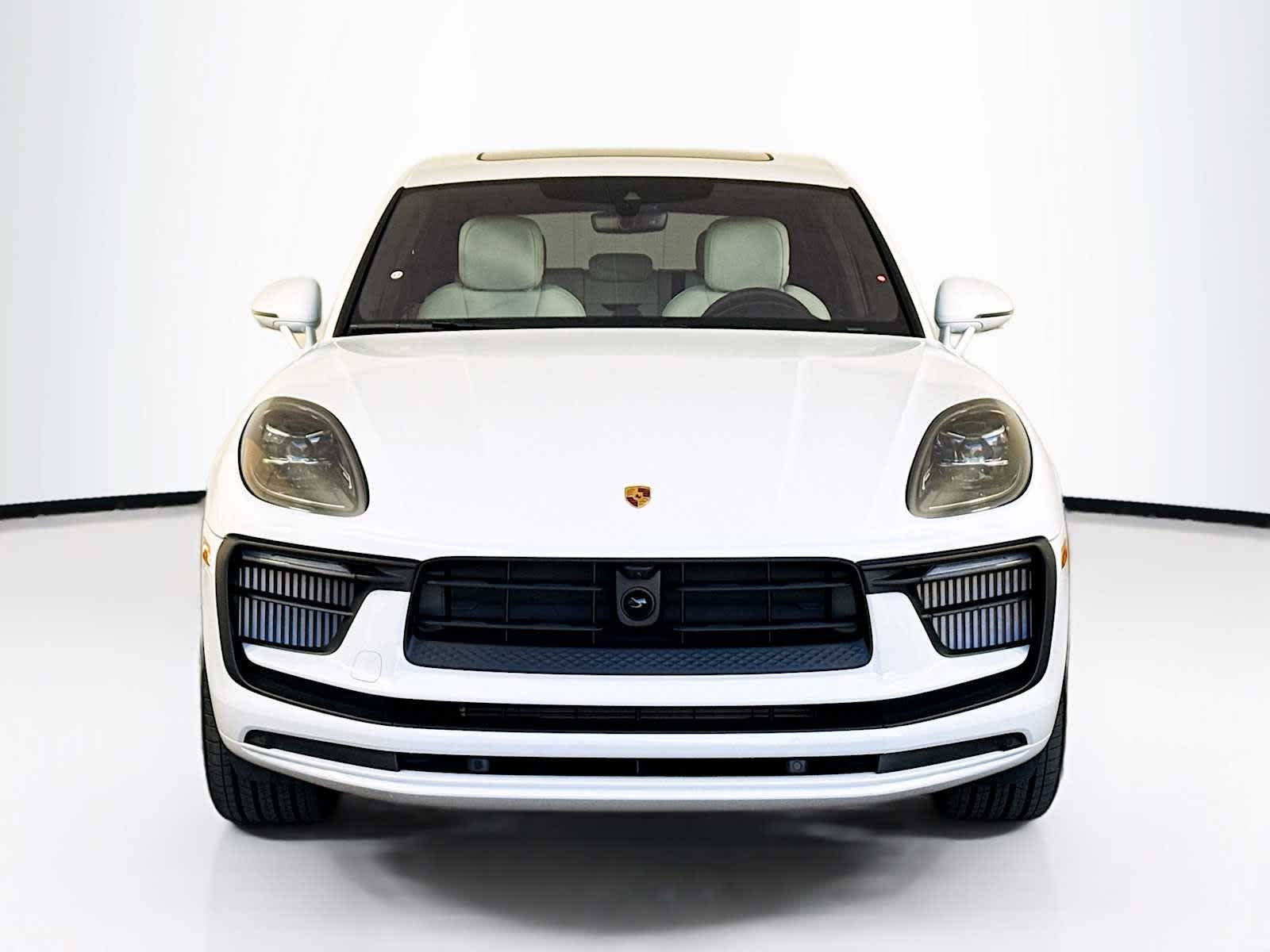 Thumbnail: 2026 Porsche Macan - 6