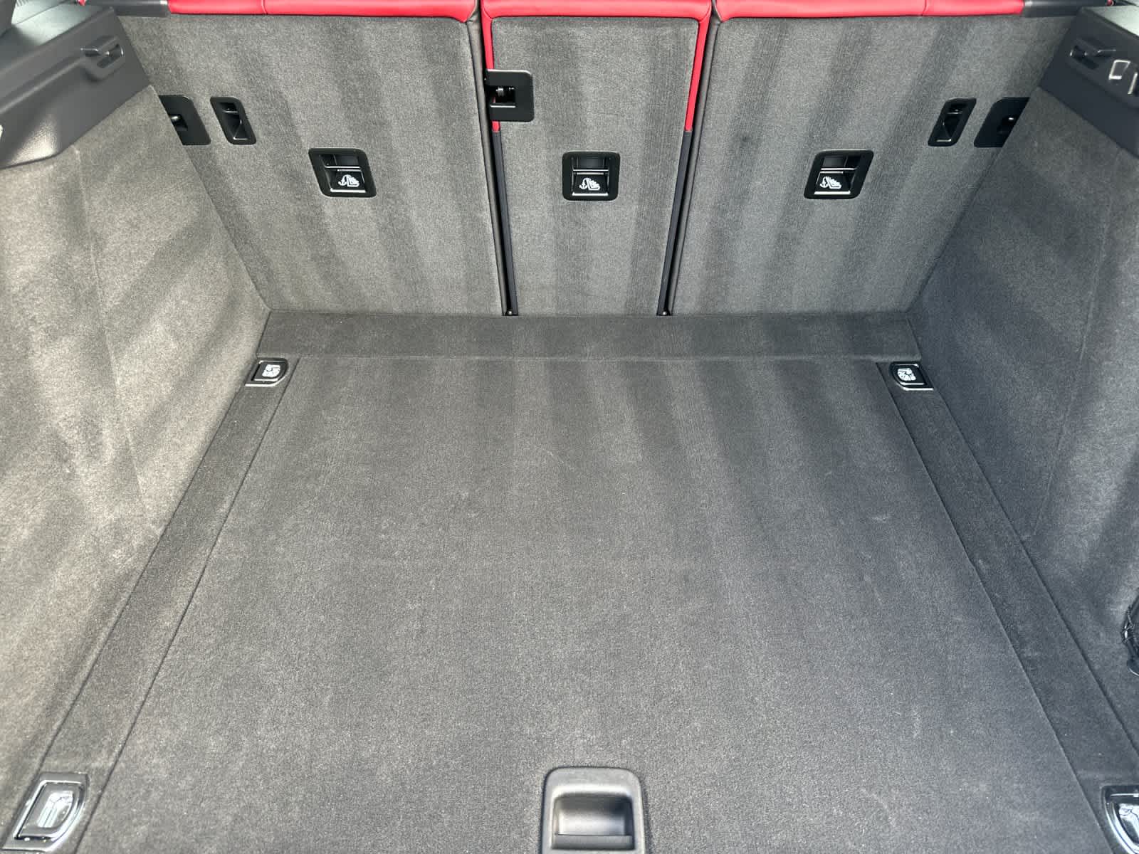 Thumbnail: 2025 Porsche Macan - 16