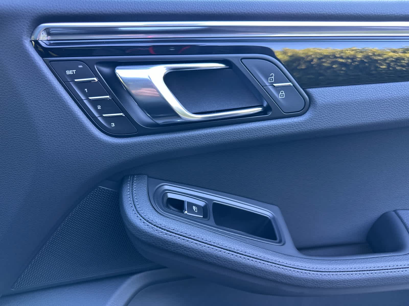 Thumbnail: 2026 Porsche Macan - 19